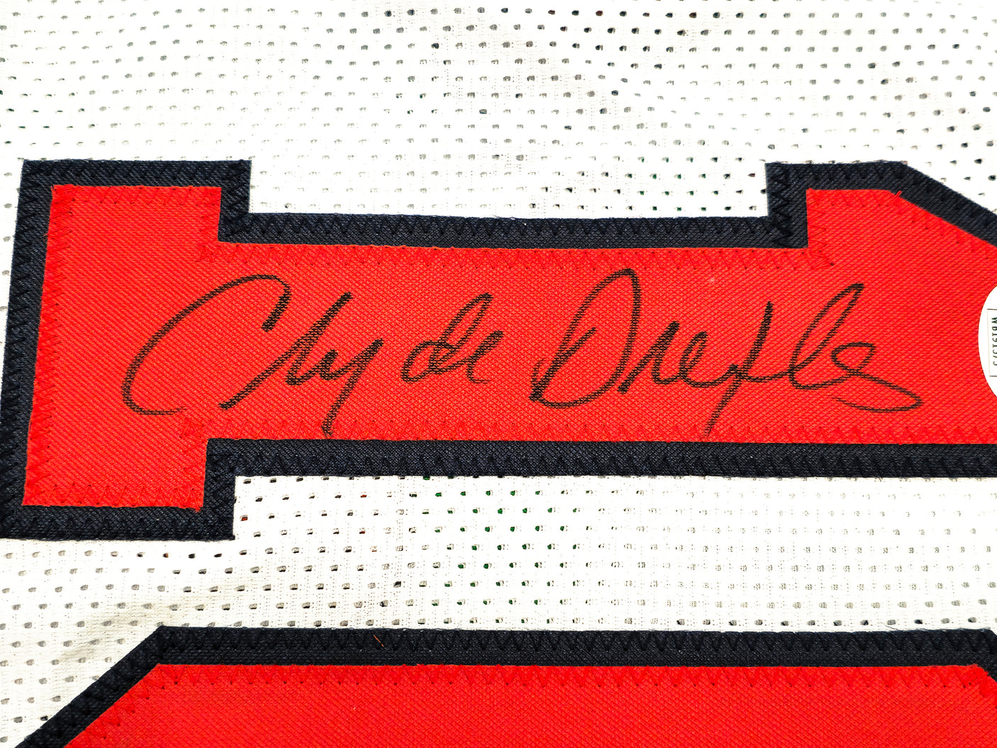 Team USA Clyde Drexler Autographed White Jersey JSA Stock #228813