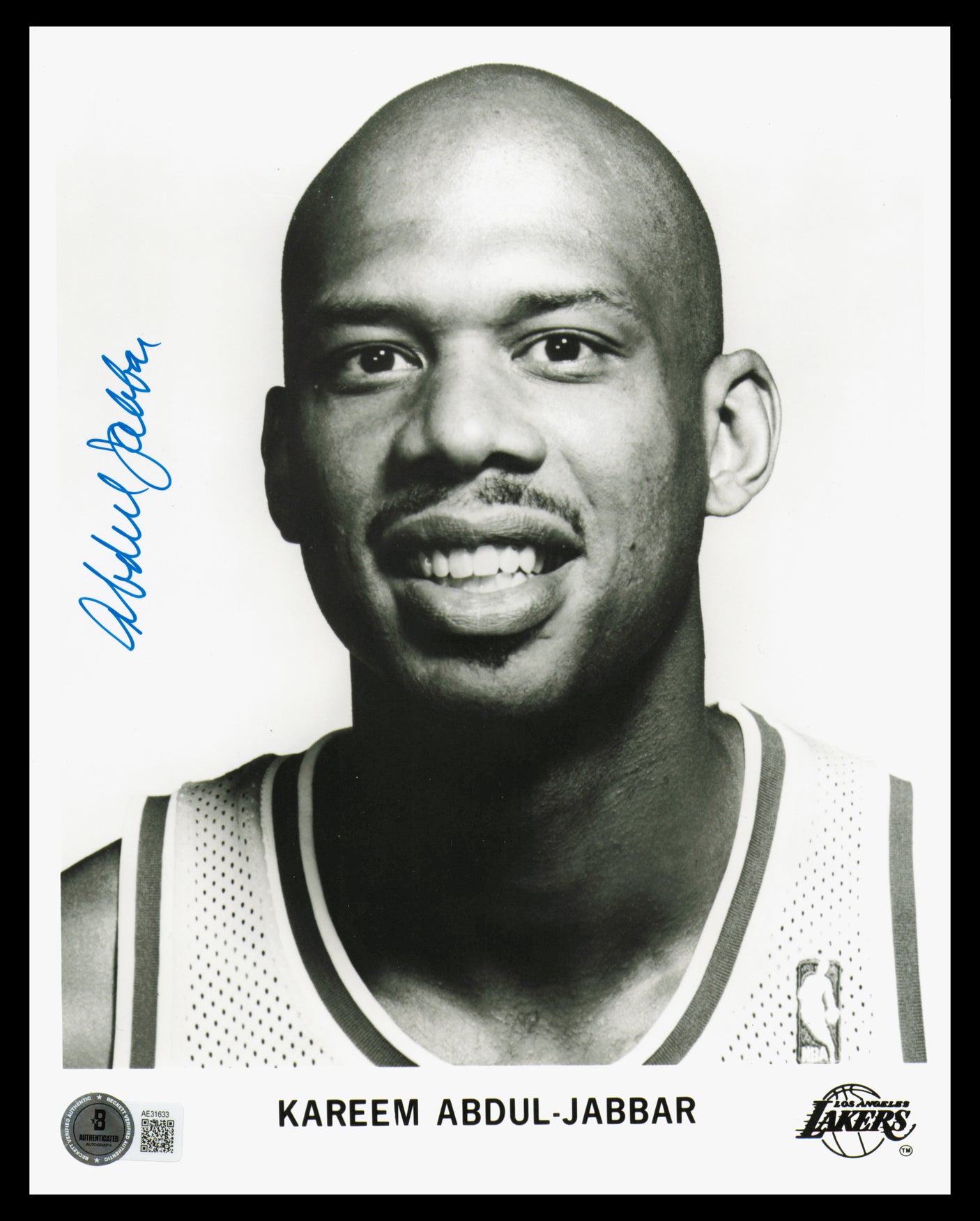 Kareem Abdul Jabbar Autographed 8x10 Photo Los Angeles Lakers Beckett BAS QR #AE31633