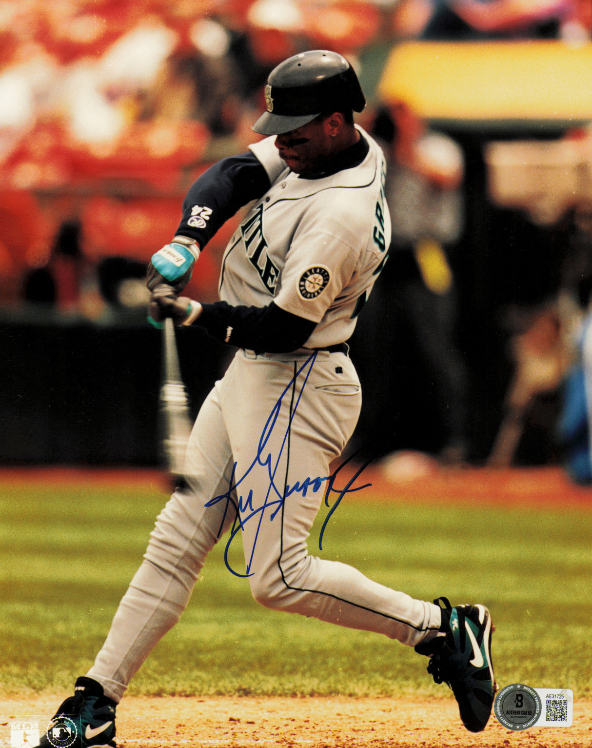 Ken Griffey Jr. Autographed 8x10 Photo Seattle Mariners Vintage Signature Beckett BAS QR #AE31725