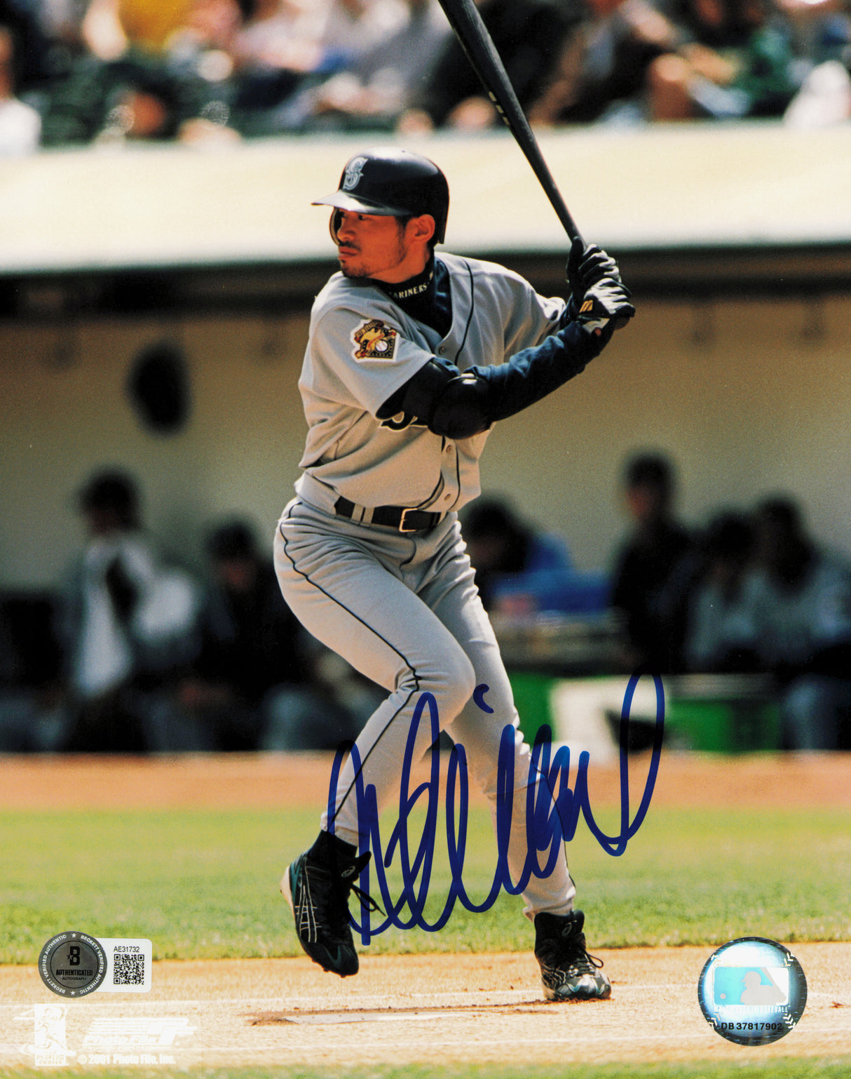 Ichiro Suzuki Autographed 8x10 Photo Seattle Mariners Vintage Signature Beckett BAS QR #AE31732