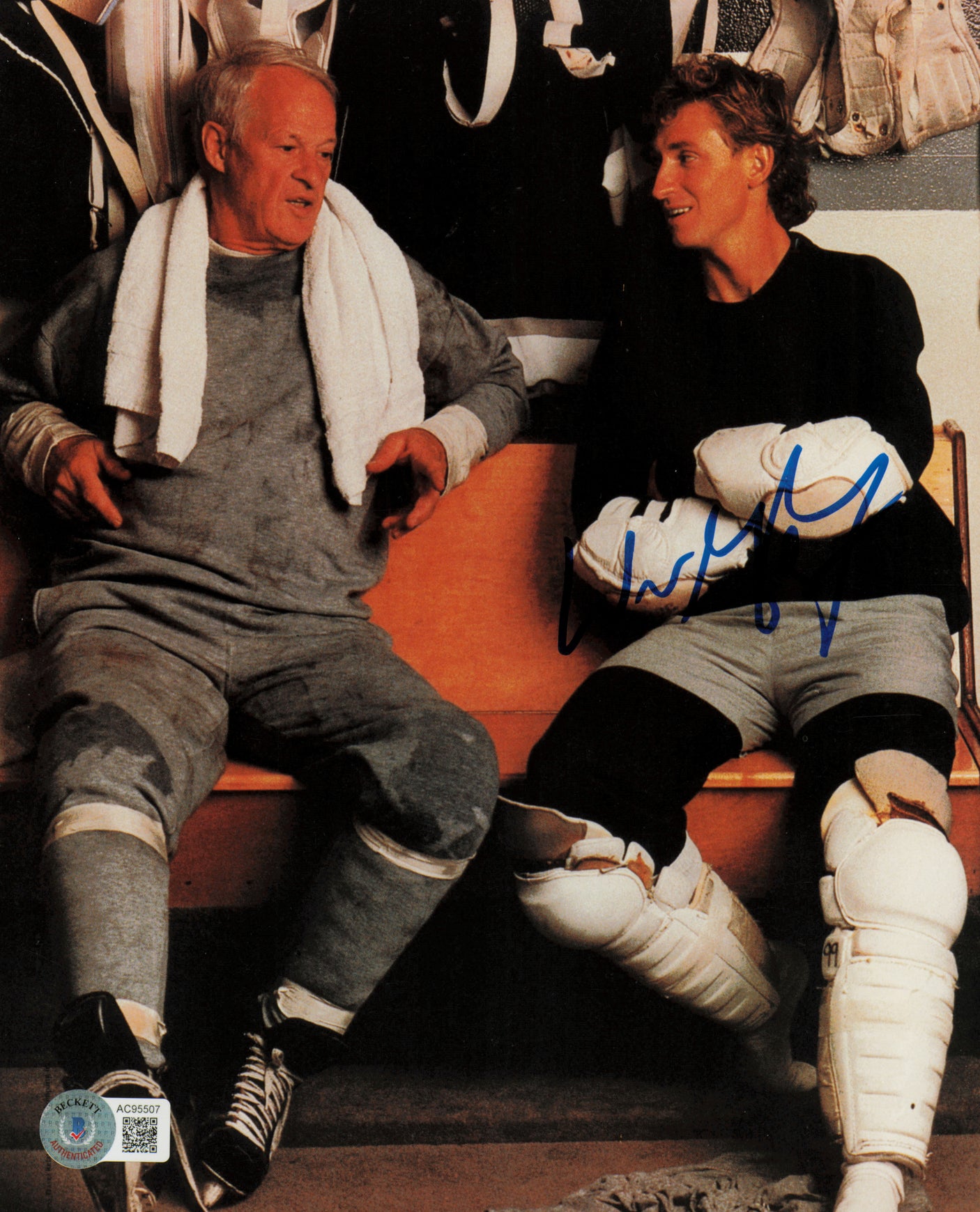 Wayne Gretzky Autographed 8x10 Photo Los Angeles Kings Beckett BAS #AC95507