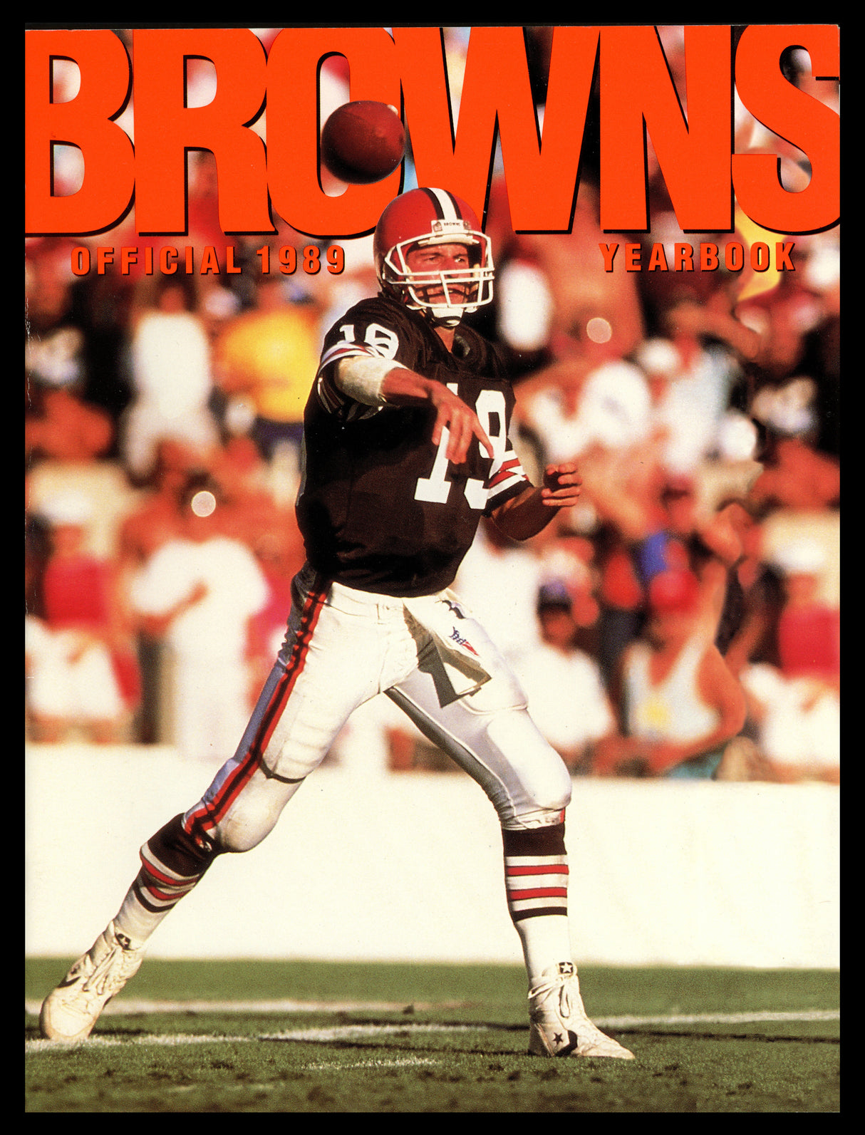 1989 Cleveland Browns Team Signed Autographed Yearbook With 32 Signatures Including Bernie Kosar SKU #242500