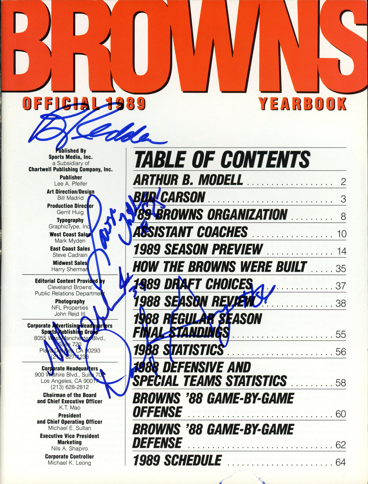 1989 Cleveland Browns Team Signed Autographed Yearbook With 32 Signatures Including Bernie Kosar SKU #242500