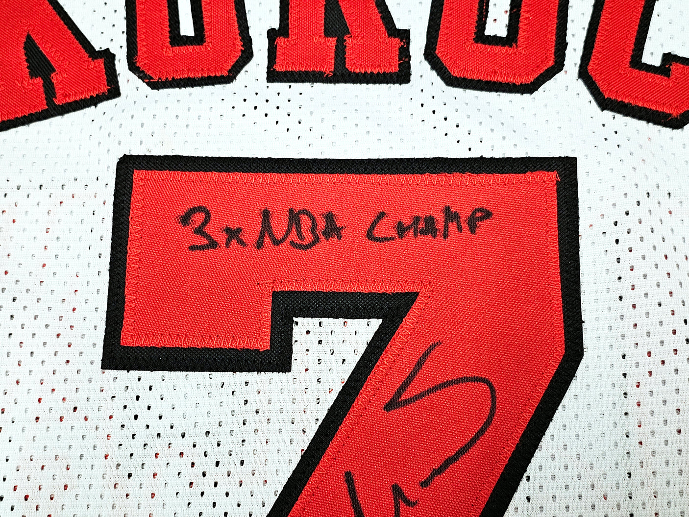 Chicago Bulls Toni Kukoc Autographed White Jersey "3x NBA Champ" JSA Stock #215749