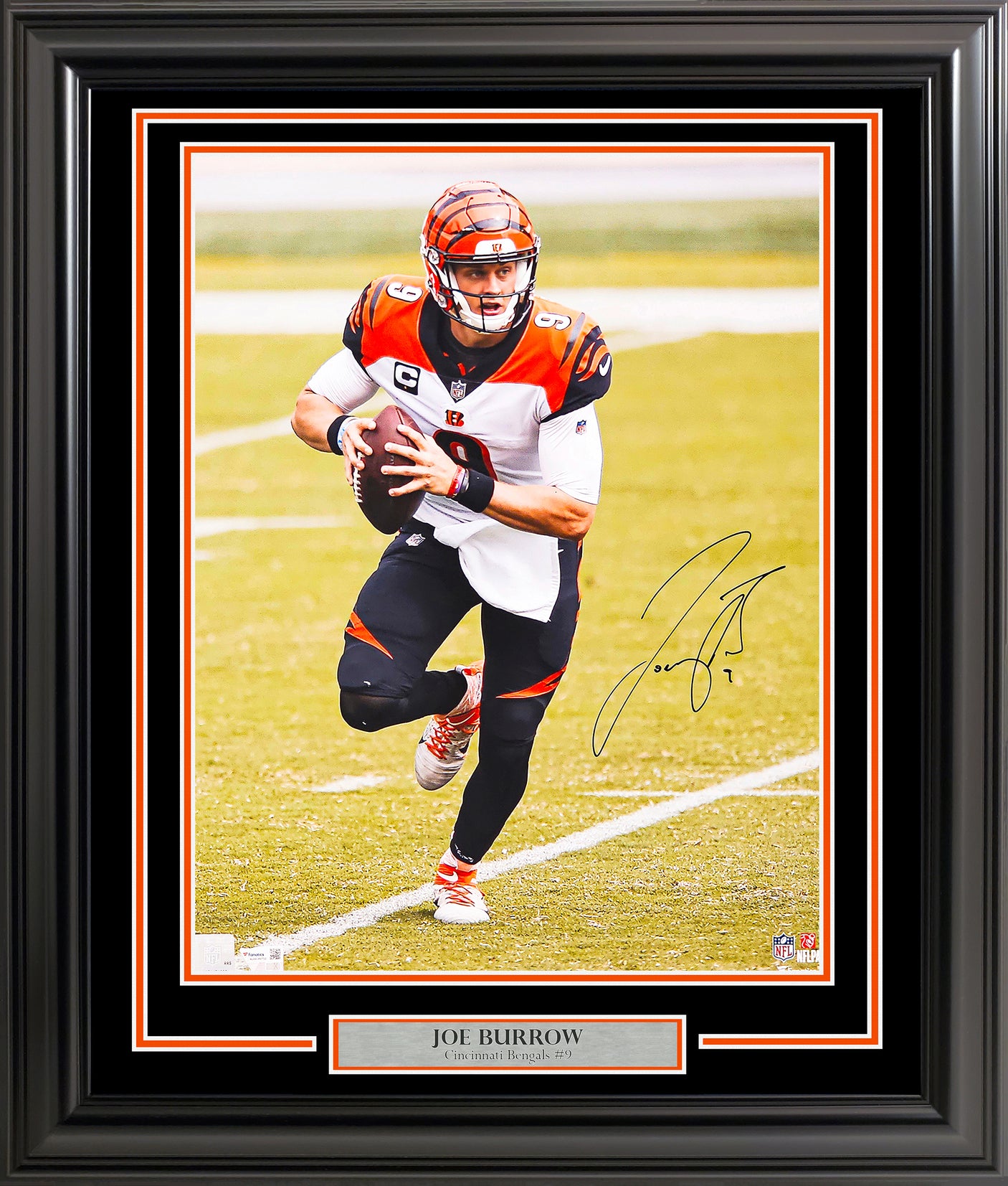 Joe Burrow Autographed Framed 16x20 Photo Cincinnati Bengals Fanatics Holo Stock #233879
