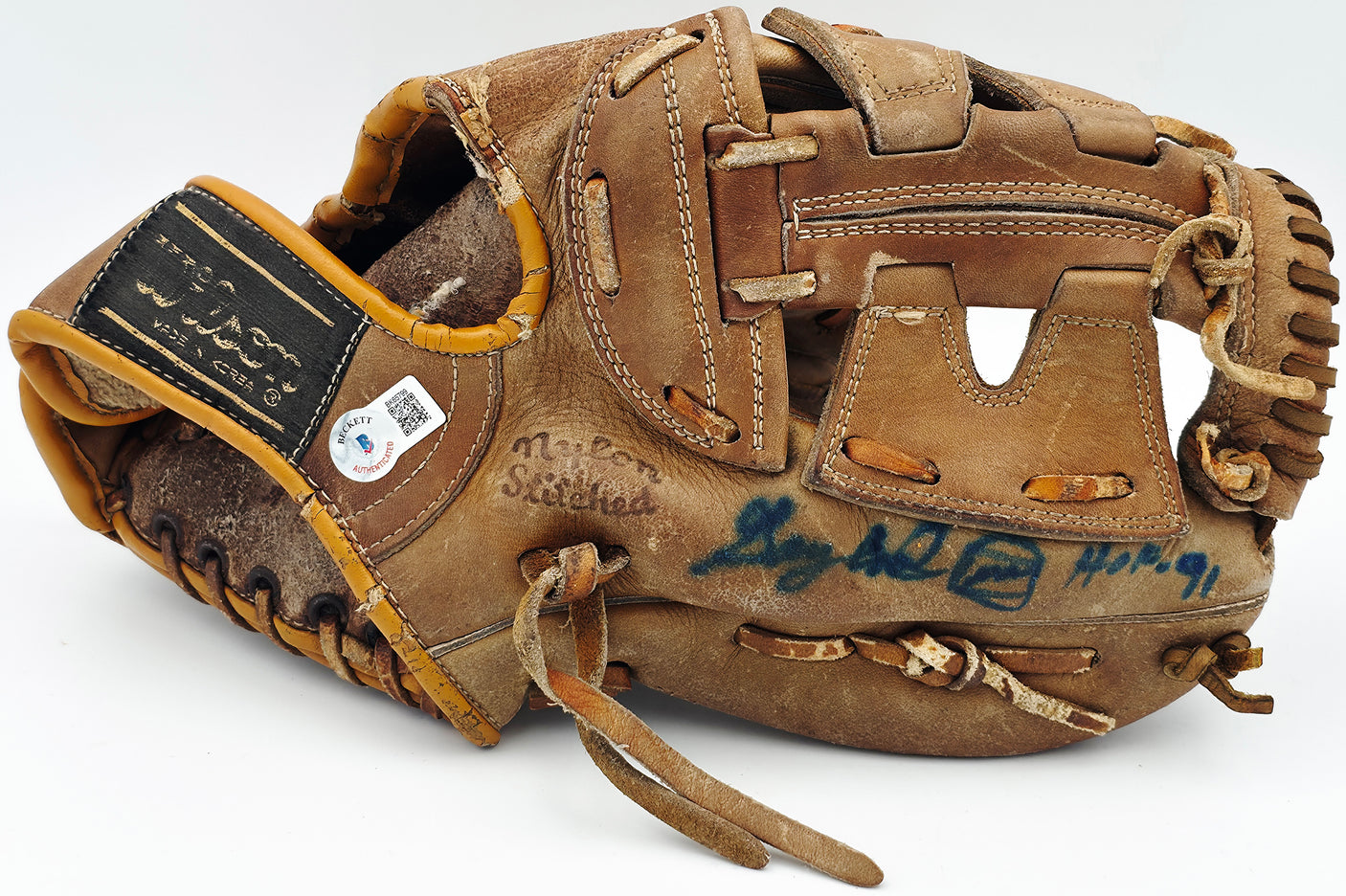 Gaylord Perry Autographed Wilson Player Model Baseball Glove Cleveland Indians "HOF 91" Beckett BAS QR #BK65799