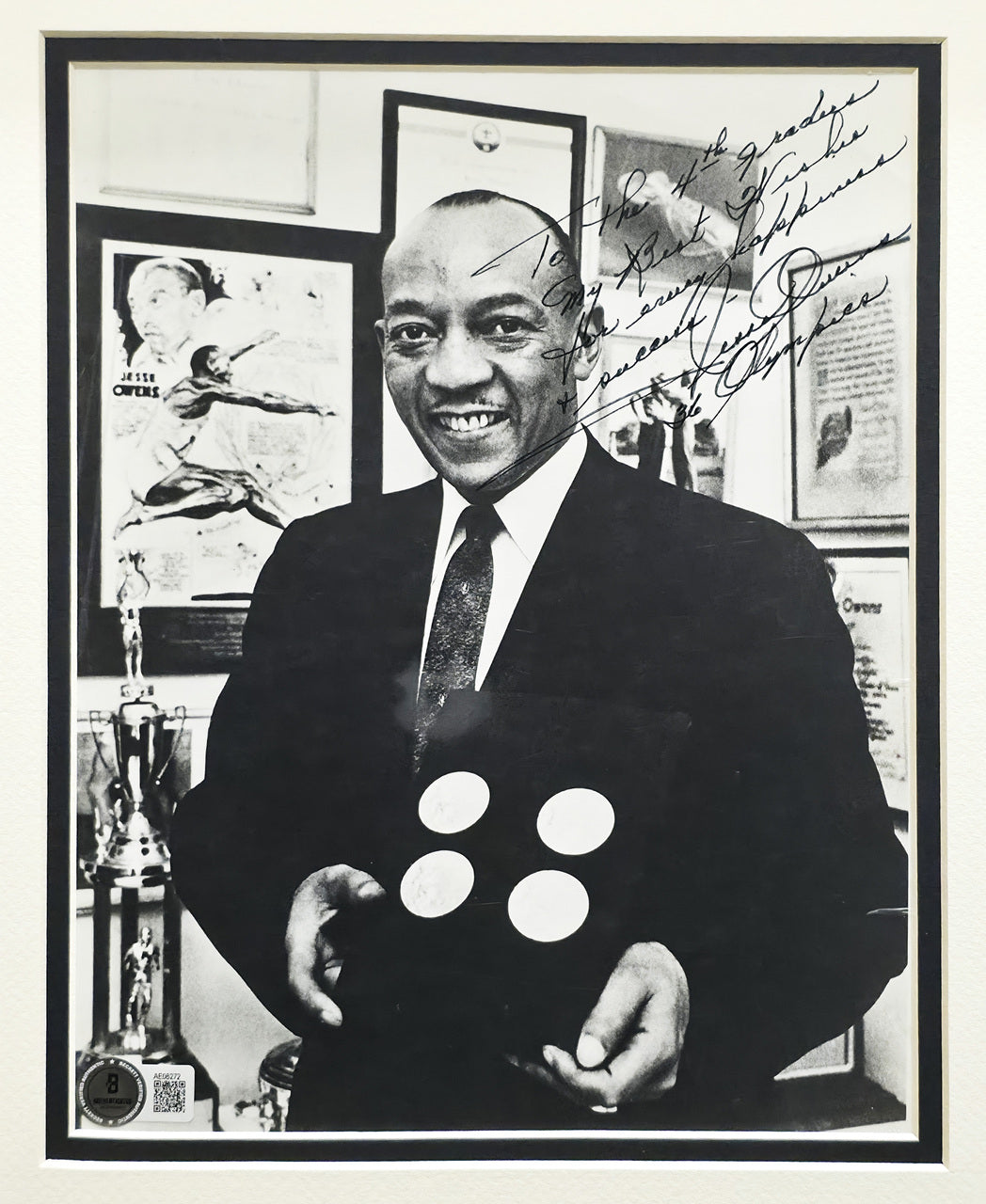 Jesse Owens Autographed Framed 8x10 Photo 1936 Olympics Gold Medalist "To the 4th Graders" Beckett BAS #AE08272