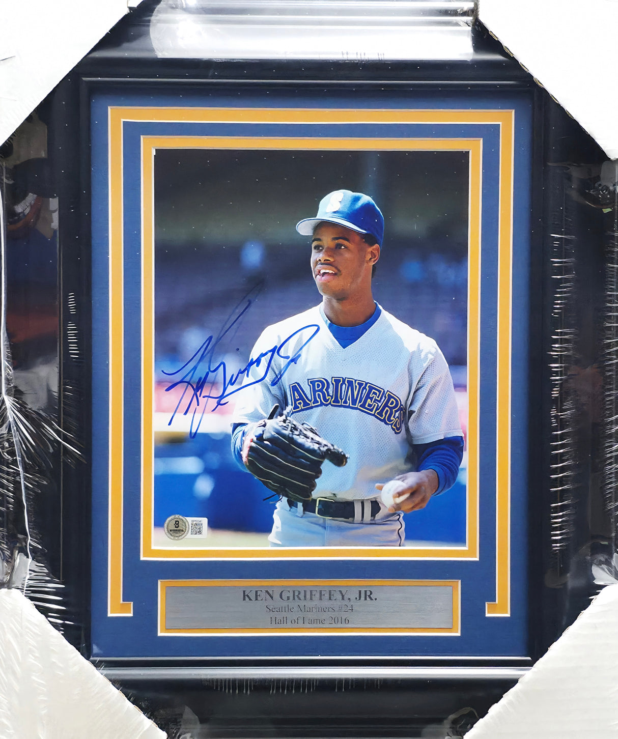 Ken Griffey Jr. Autographed Framed 8x10 Photo Seattle Mariners Vintage Signature Beckett BAS QR #BP55341