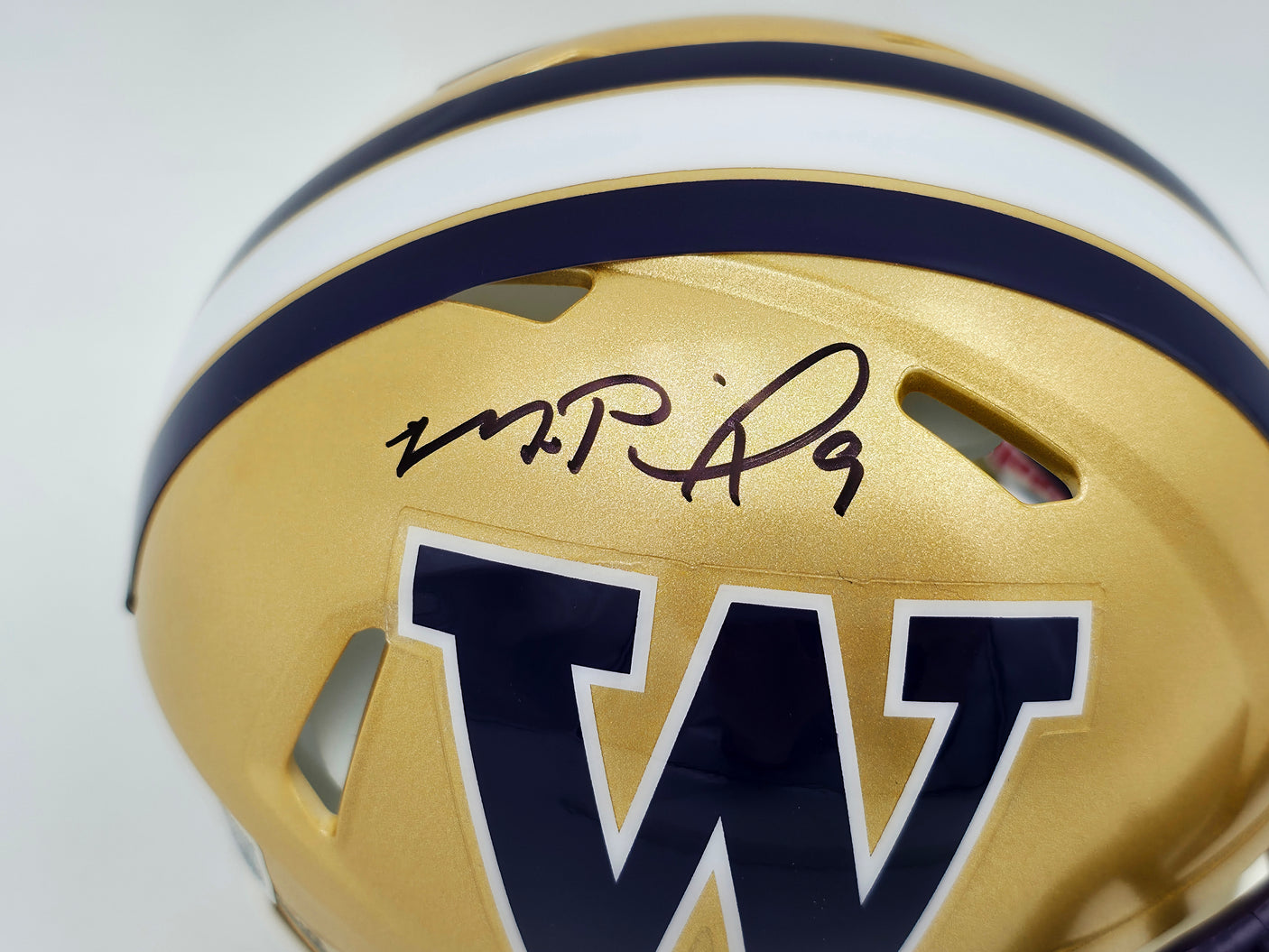 Michael Penix Jr. Autographed Washington Huskies Gold Speed Mini Helmet Beckett BAS Witness Stock #242577