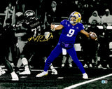 Michael Penix Jr. Autographed 16x20 Photo Washington Huskies Beckett BAS Witness Stock #242584