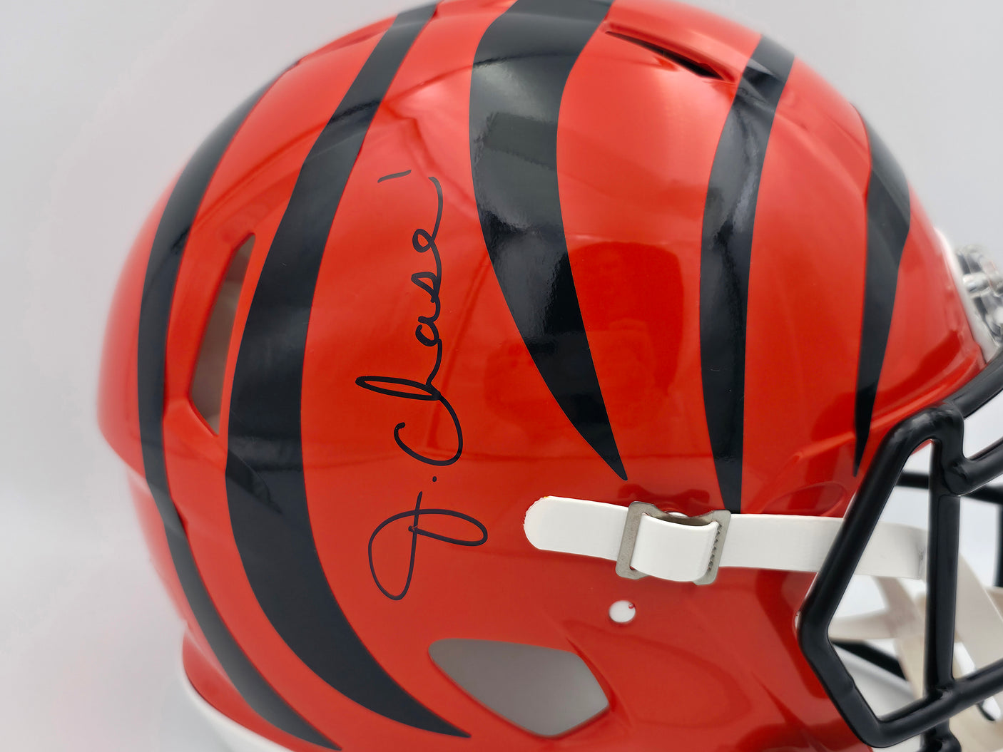 Ja'Marr Chase Autographed Cincinnati Bengals Orange Full Size Authentic Speed Helmet Beckett BAS Witness Stock #243654