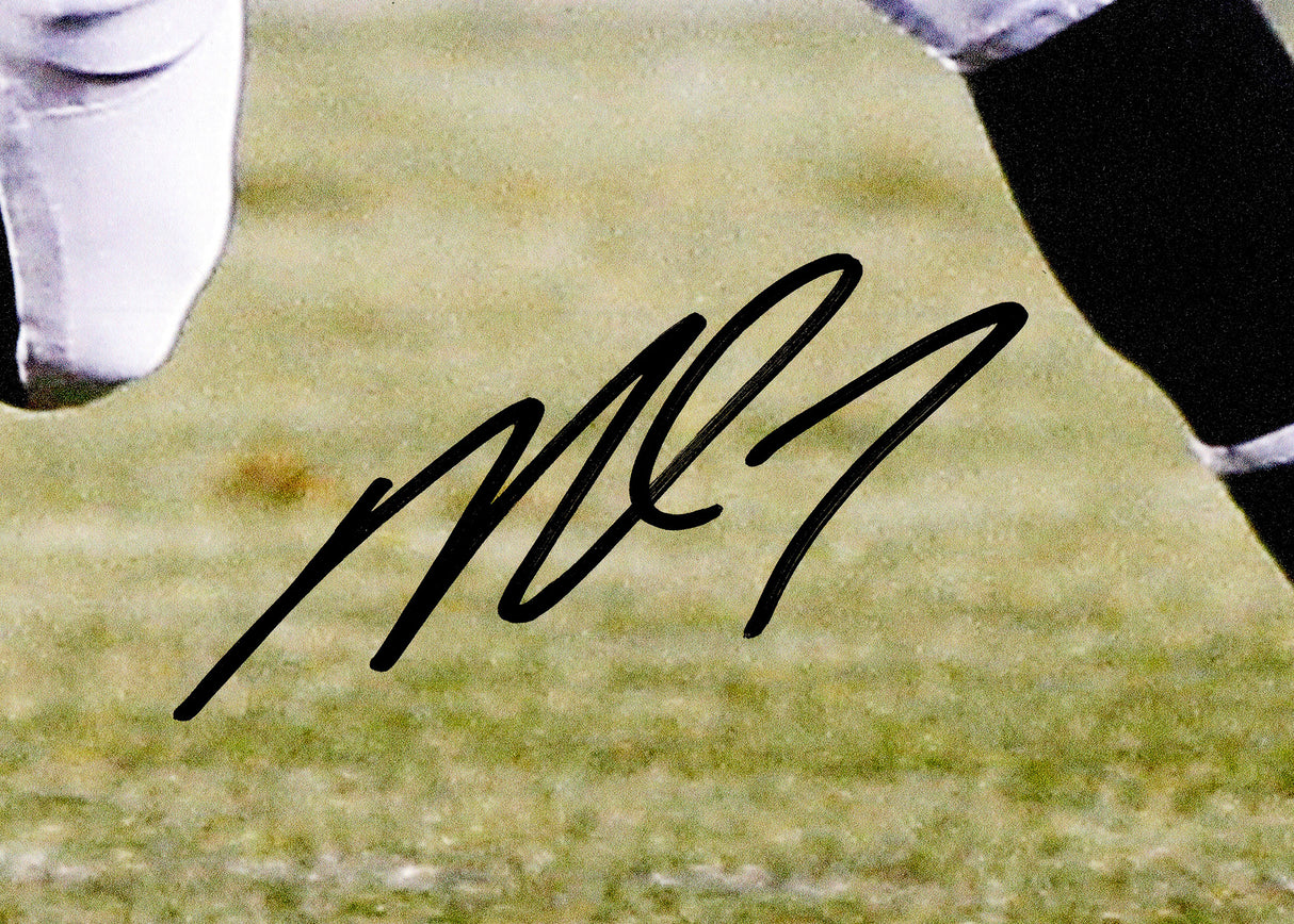 Michael Vick Autographed 16x20 Photo Philadelphia Eagles Beckett BAS Witness Stock #243624