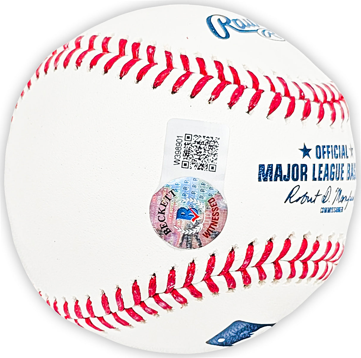 Salvador Perez Autographed Official MLB Baseball Kansas City Royals "WS MVP 15" Beckett BAS Witness Stock #216047