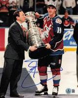 Joe Sakic Autographed 8x10 Photo Colorado Avalanche Beckett BAS QR #BS30561