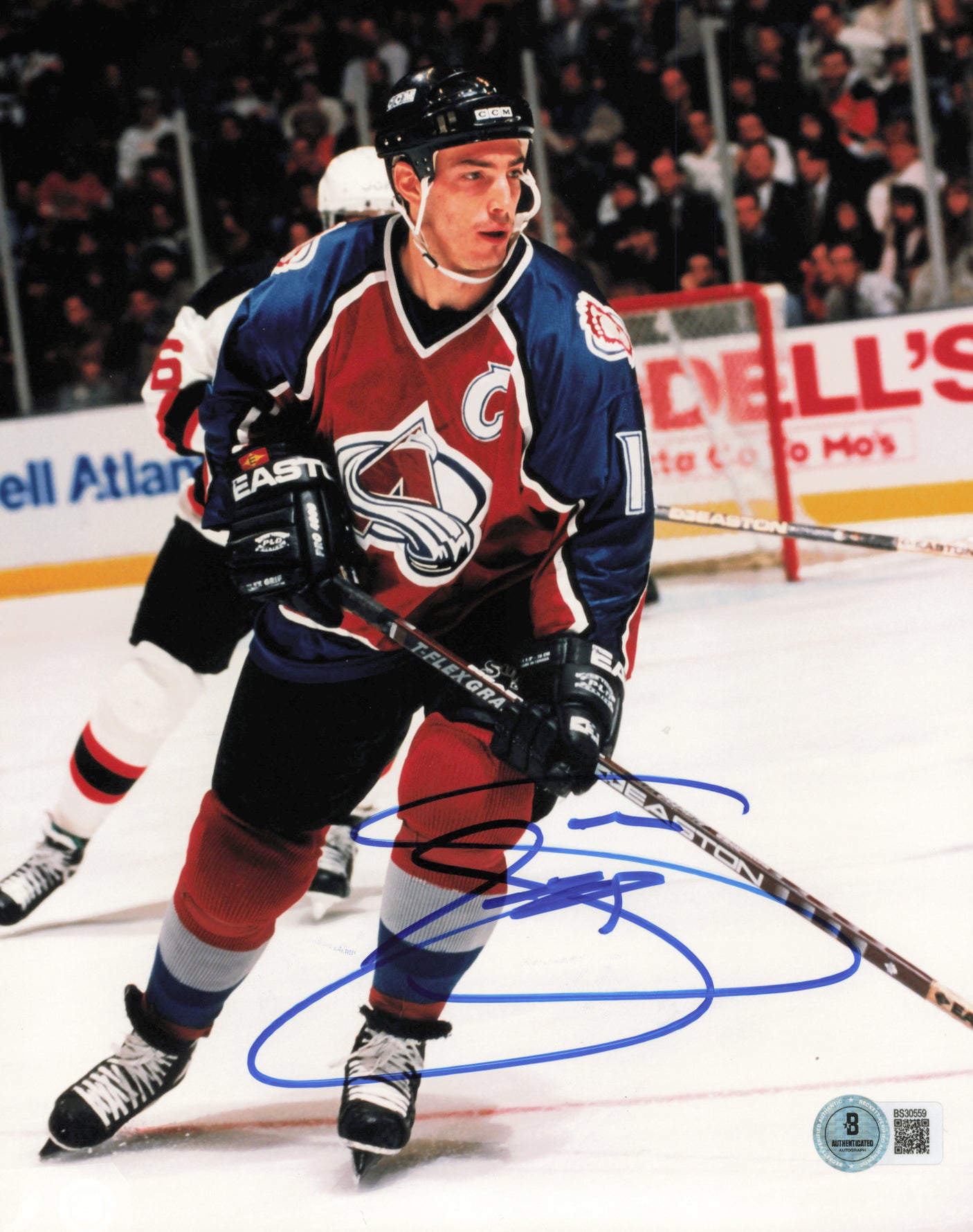 Joe Sakic Autographed 8x10 Photo Colorado Avalanche Beckett BAS QR #BS30559