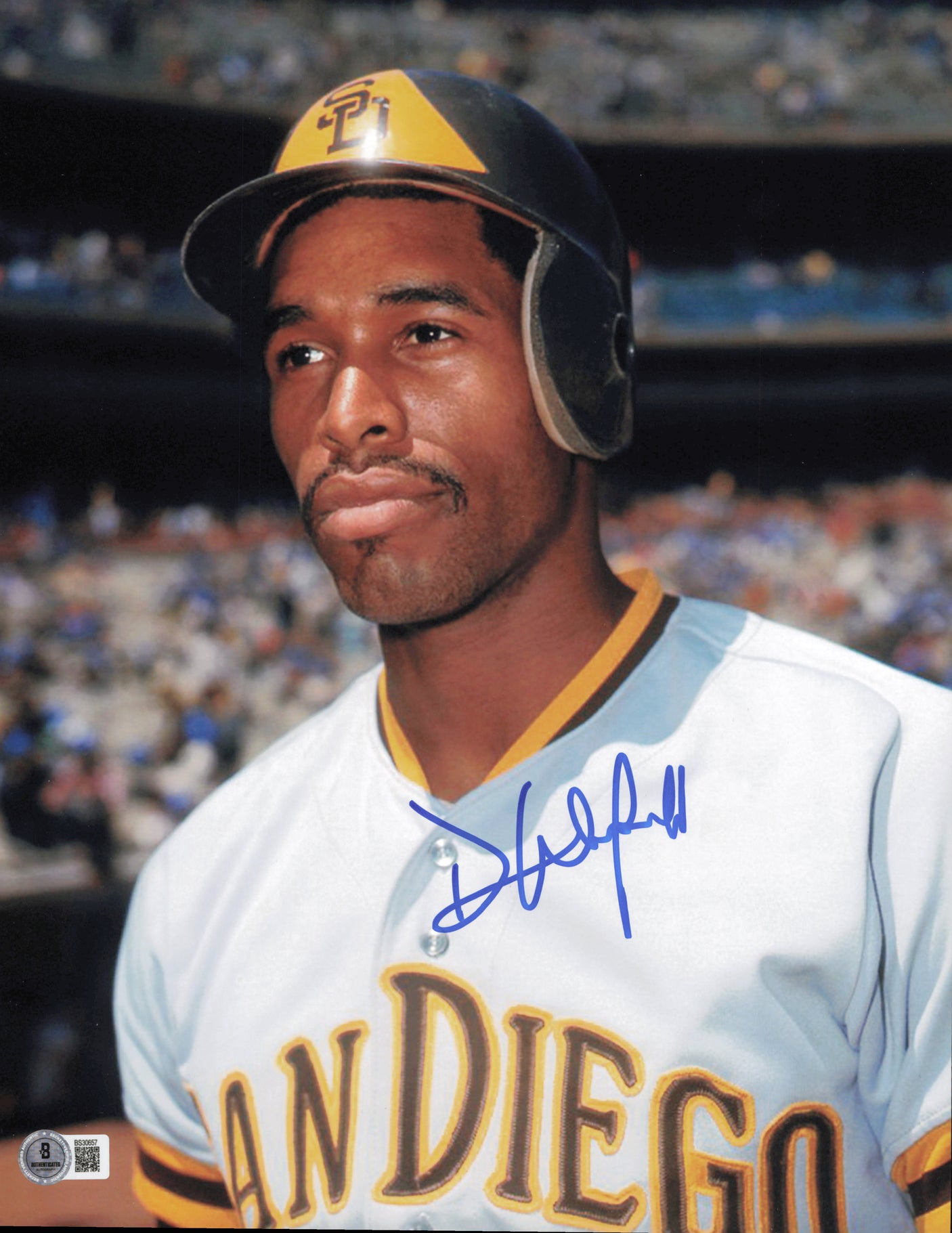 Dave Winfield Autographed 11x14 Photo San Diego Padres Beckett BAS QR #SB30657
