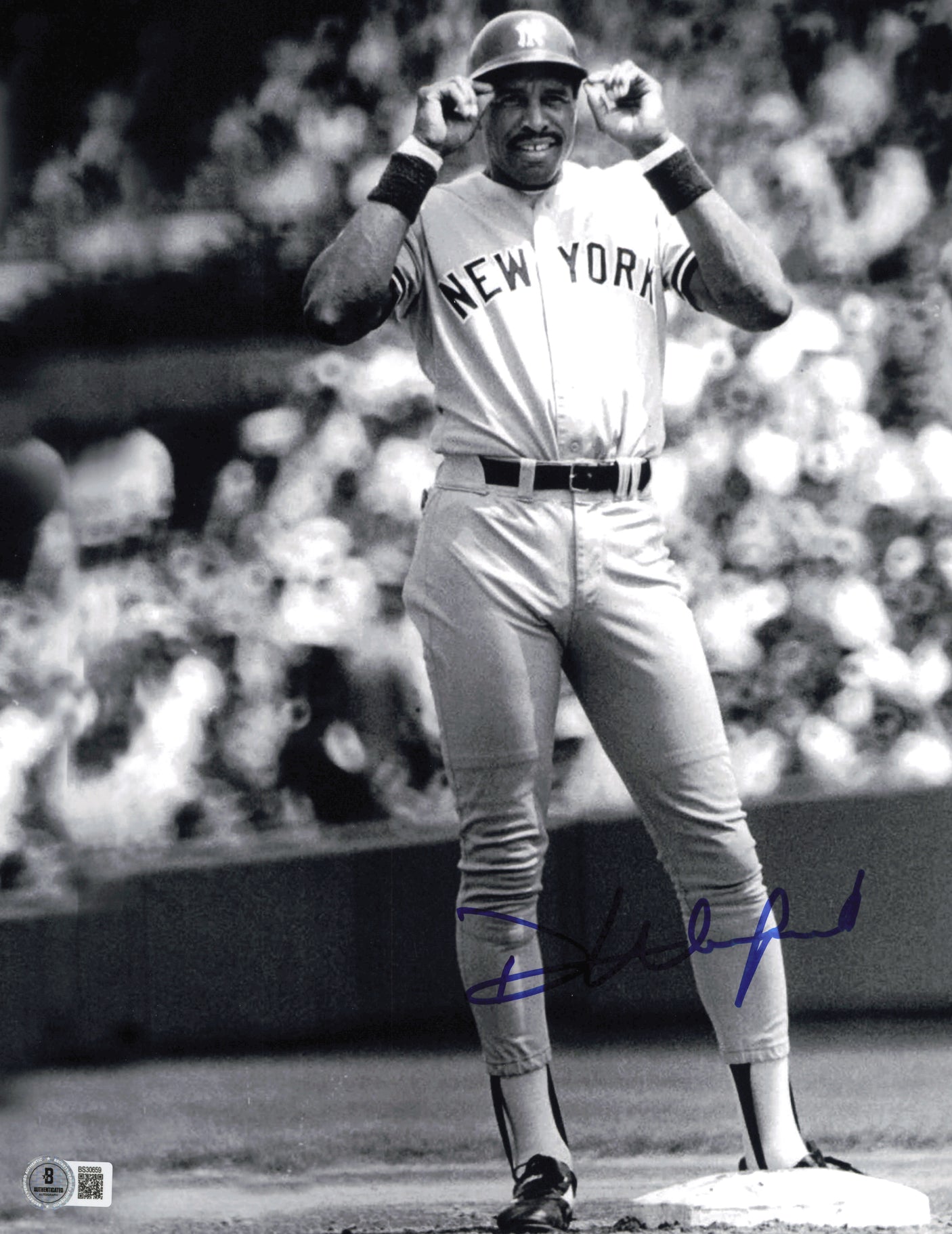 Dave Winfield Autographed 11x14 Photo New York Yankees Beckett BAS QR #SB30659