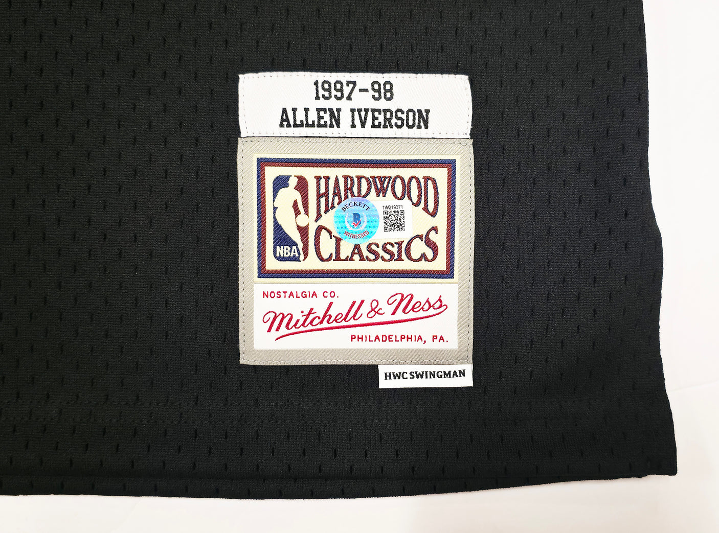 Philadelphia 76ers Allen Iverson Autographed Black Authentic Mitchell & Ness 1997-98 HWC Swingman Jersey Size XL Beckett BAS Witness Stock #245732