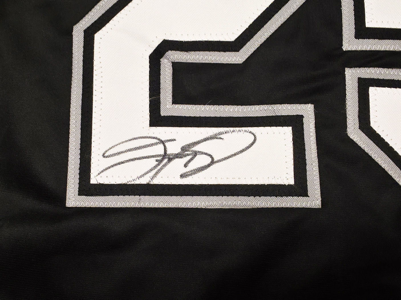 Chicago White Sox Sammy Sosa Autographed Black Jersey Beckett BAS Witness Stock #245740
