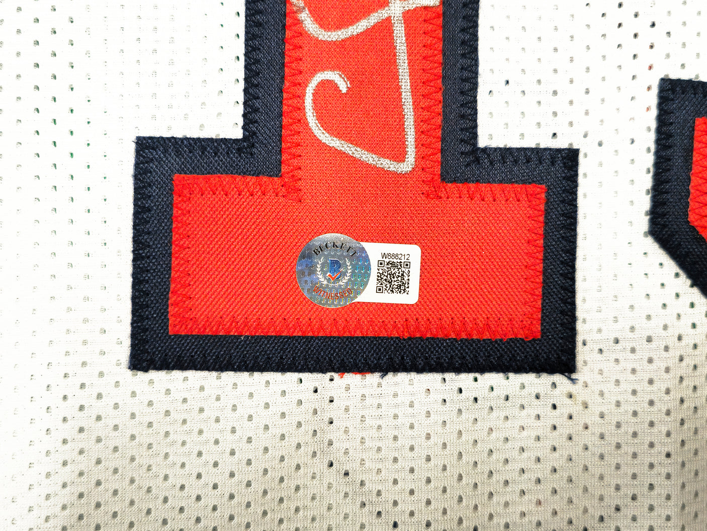 Team USA Chris Mullin Autographed White Jersey Beckett BAS Witness Stock #232595
