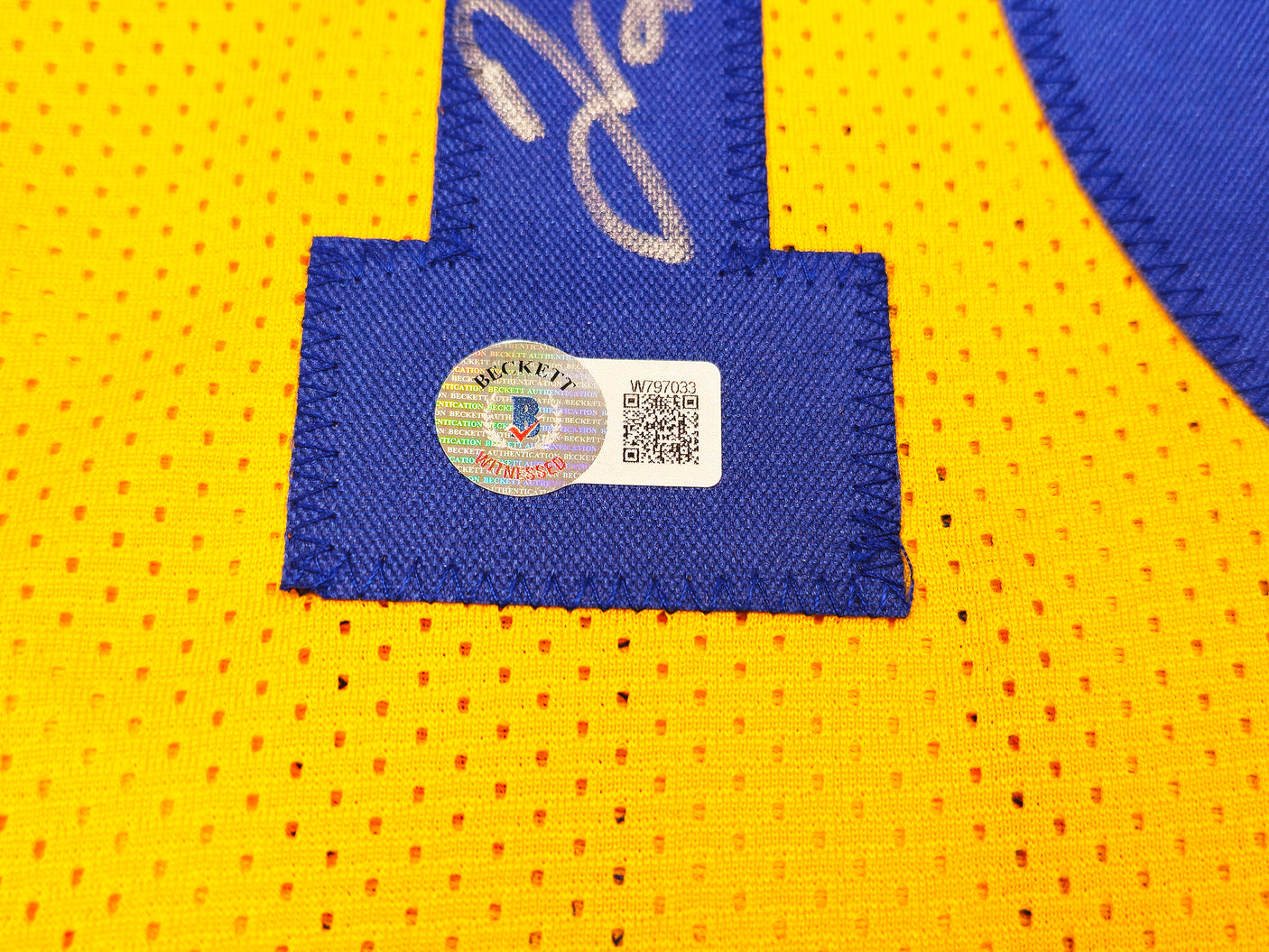 Golden State Warriors Tim Hardaway Autographed Yellow Jersey Beckett BAS Witness Stock #232600