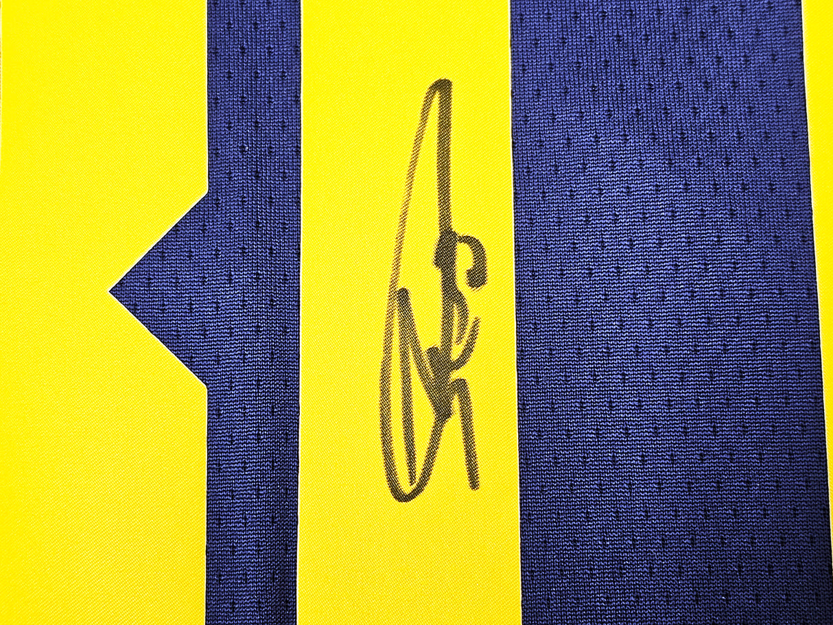 Golden State Warriors Stephen Curry Autographed Blue Jordan Statement Edition Jersey Size 48 Beckett BAS QR Stock #216024