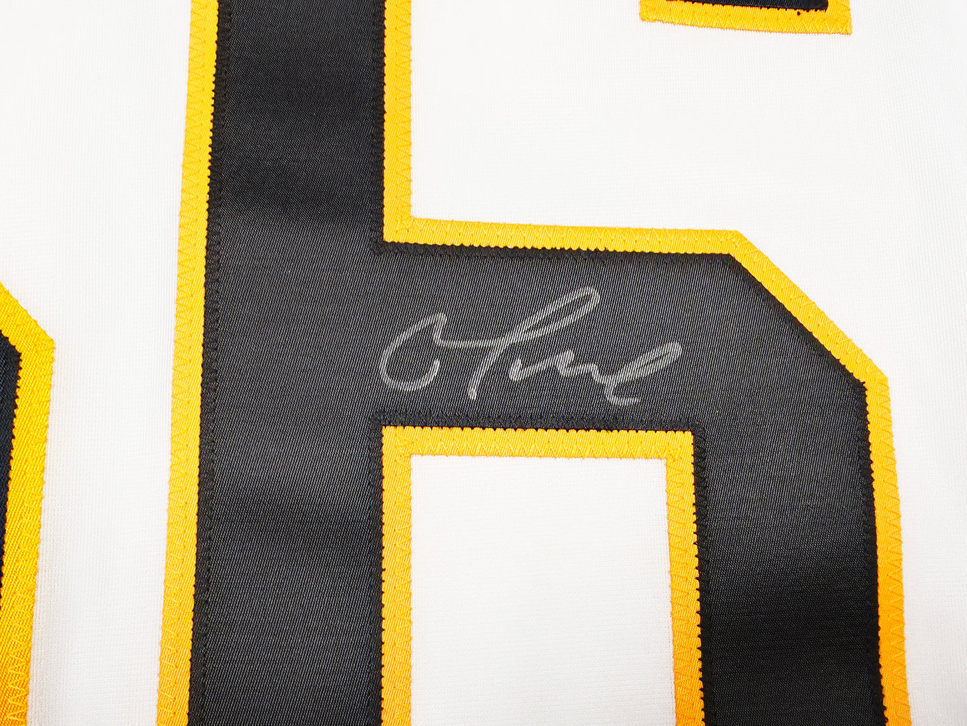 Pittsburgh Penguins Mario Lemieux Autographed White Jersey Beckett BAS QR Stock #246270