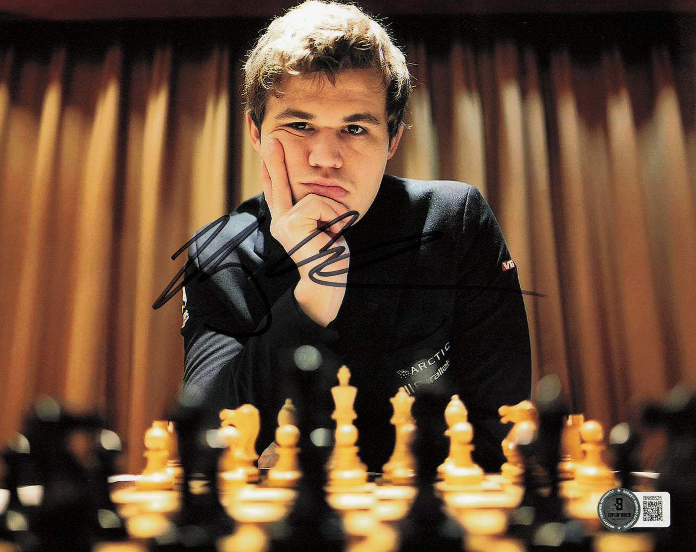 Magnus Carlsen Autographed 8x10 Photo Chess Grandmaster Beckett BAS QR #BN68525