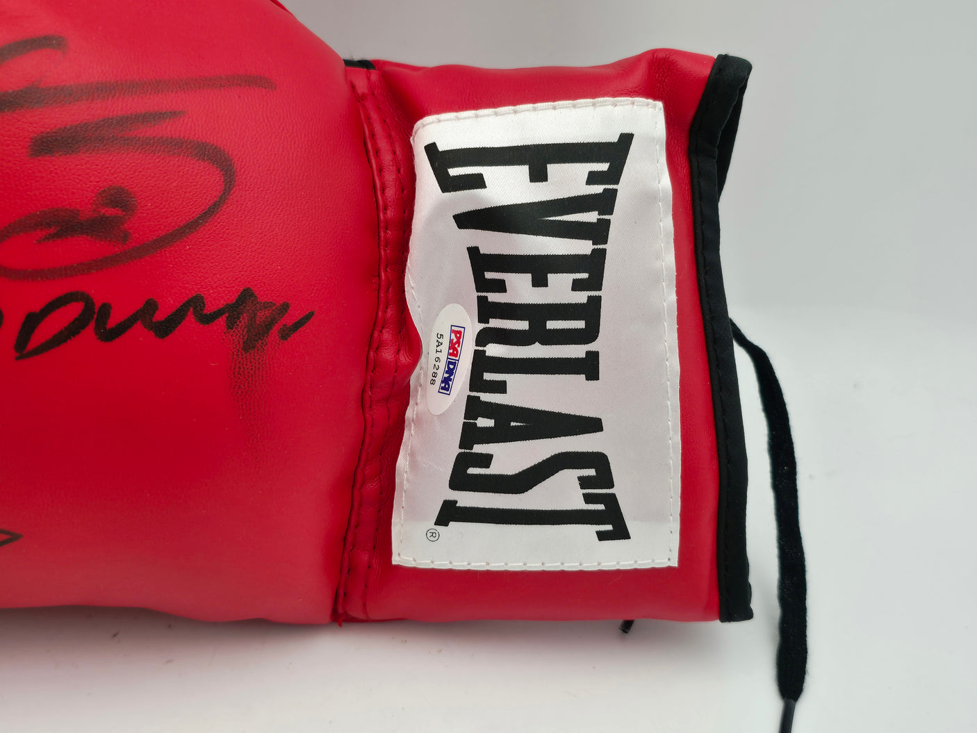 Boxing Greats Autographed Black Everlast Boxing Glove Signed By Sugar Ray Leonard, Thomas "Hitman" Hearns & Roberto Duran LH PSA/DNA #5A16288