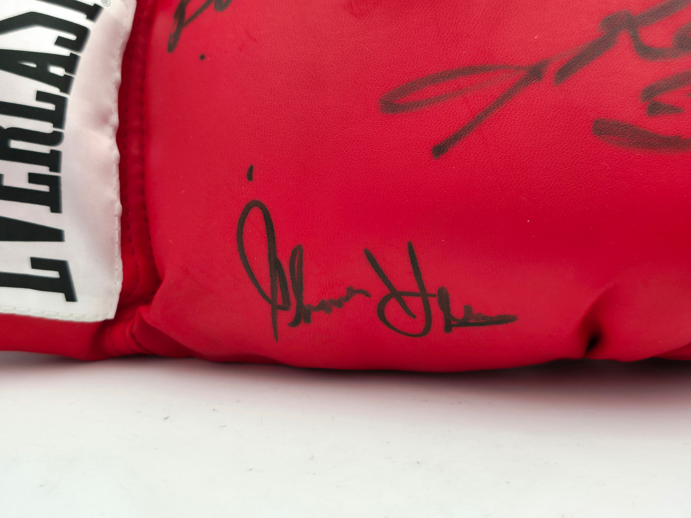 Boxing Greats Autographed Black Everlast Boxing Glove Signed By Sugar Ray Leonard, Thomas "Hitman" Hearns & Roberto Duran RH PSA/DNA #5A17055