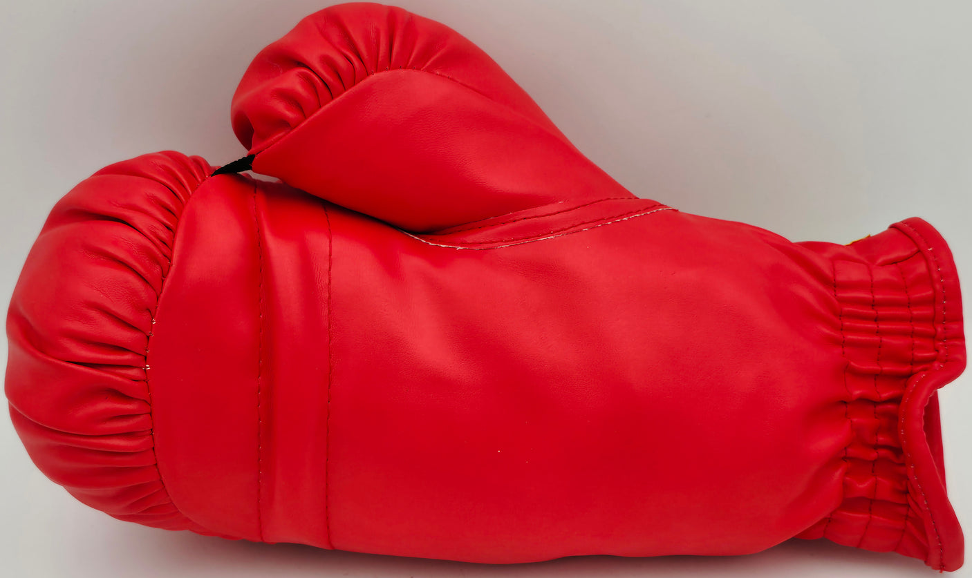 Roberto Duran Autographed Red Everlast Boxing Glove RH (Smudged) PSA/DNA #AC72001