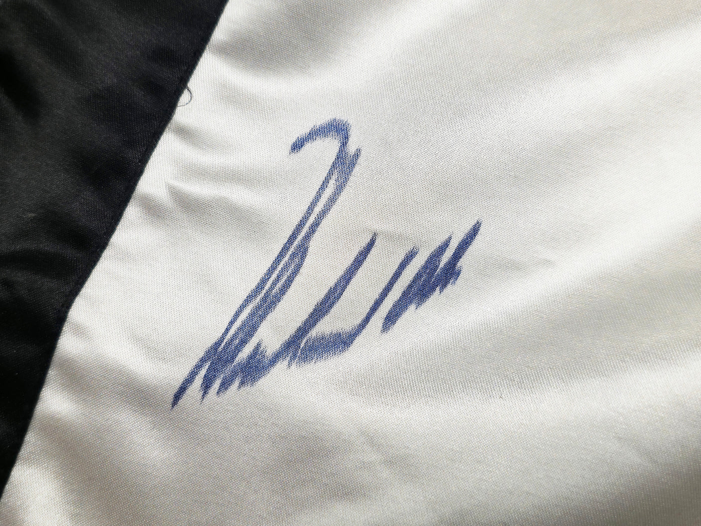 Muhammad Ali Autographed White & Black Everlast Boxing Trunks Ali Holo & PSA/DNA #3A40541