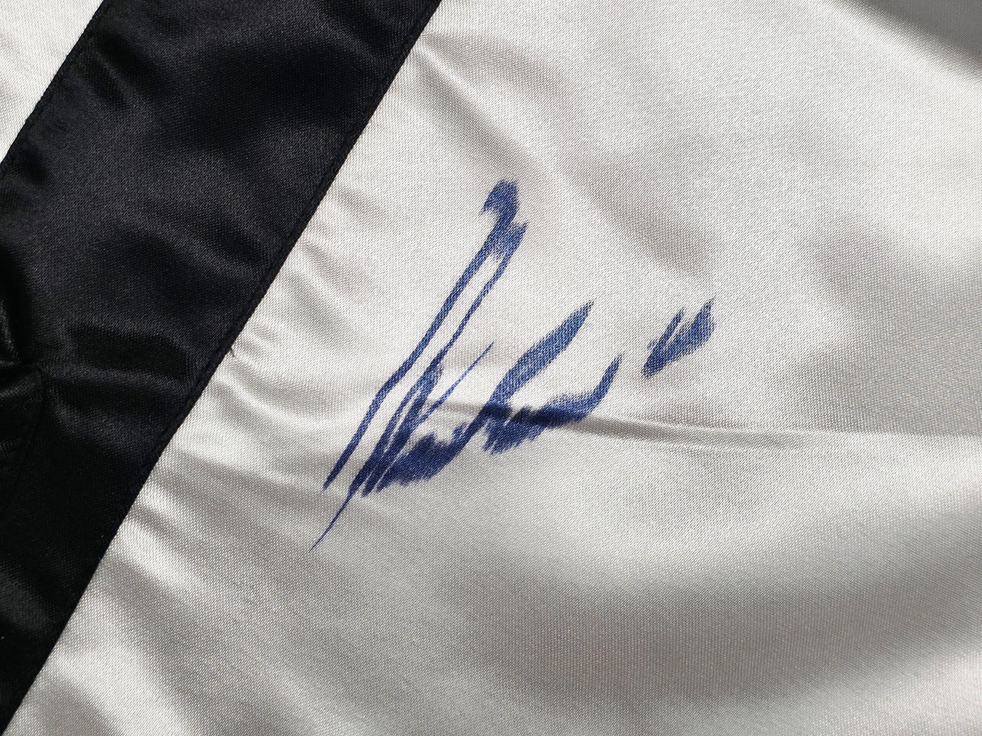 Muhammad Ali Autographed White & Black Everlast Boxing Trunks Ali Holo & PSA/DNA #3A40536