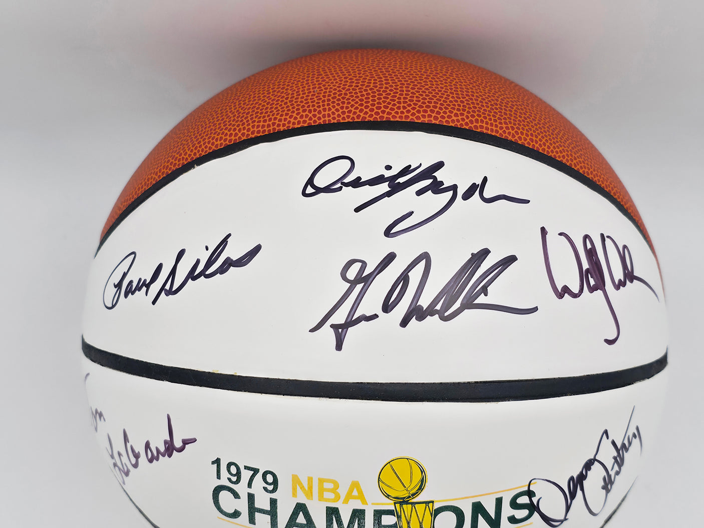 1978-79 NBA Champions Seattle Supersonics Team Autographed White Logo Basketball "HOF 89, 98, 10" With 9 Signatures Including Fred Brown & Lenny Wilkens (Smudged) MCS Holo #70320