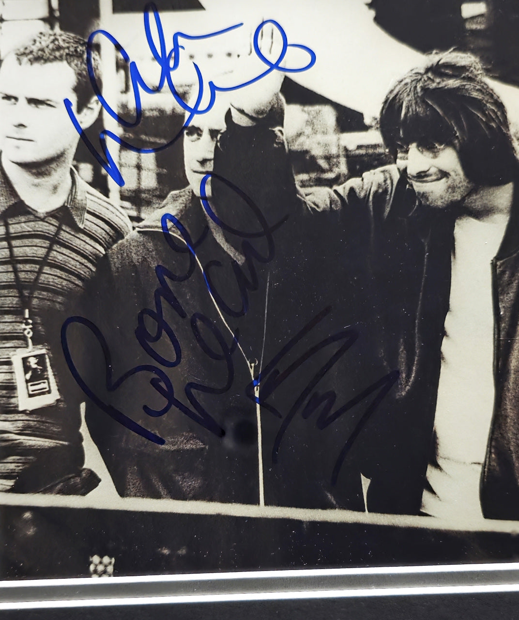 Oasis Autographed Framed 8x12 Photo Signed By All 5 Band Members Including Noel & Liam Gallagher Beckett BAS #AC95433