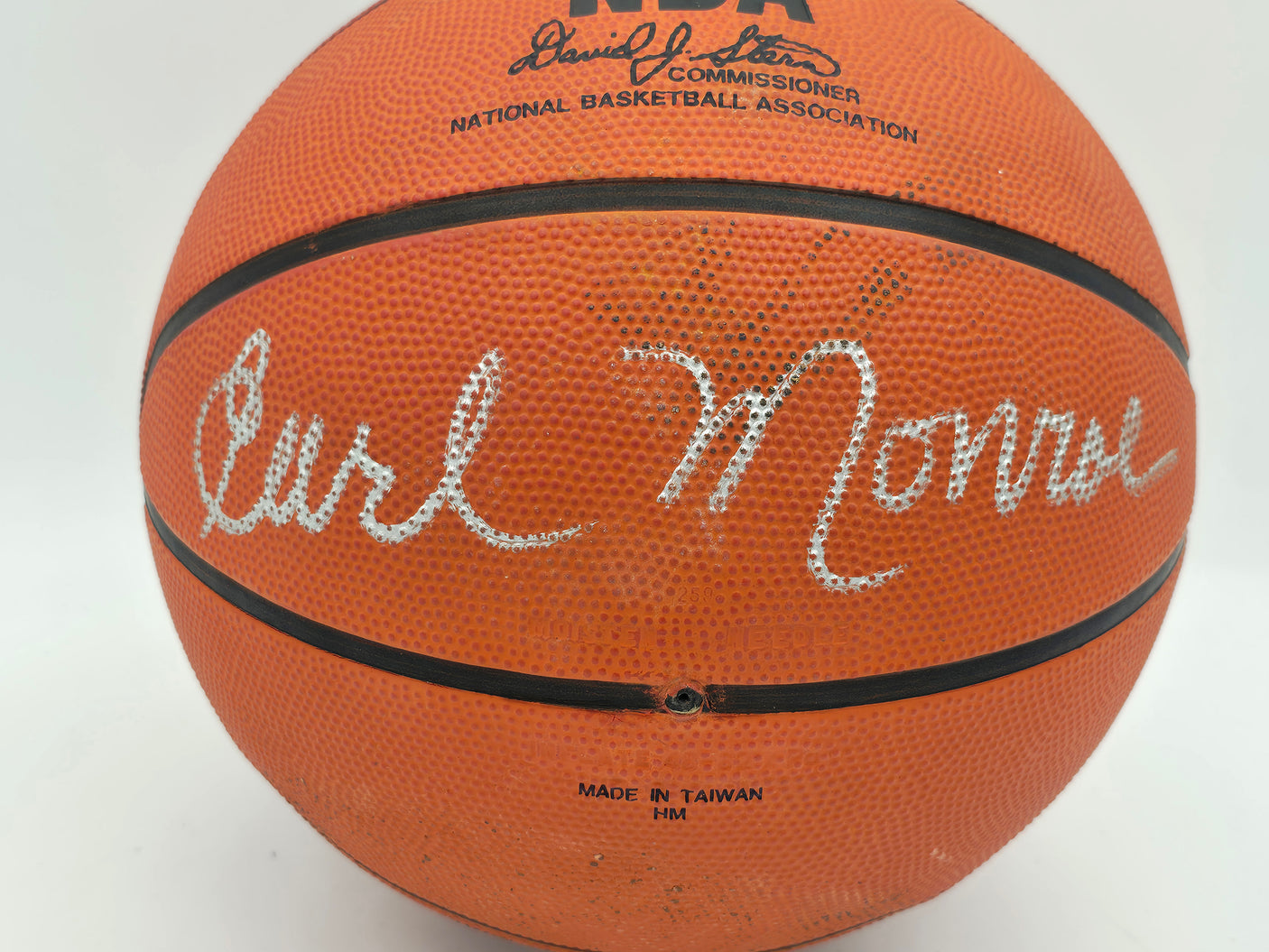 Earl The Pearl Monroe Autographed NBA Replica Basketball New York Knicks Beckett BAS QR #BS30437
