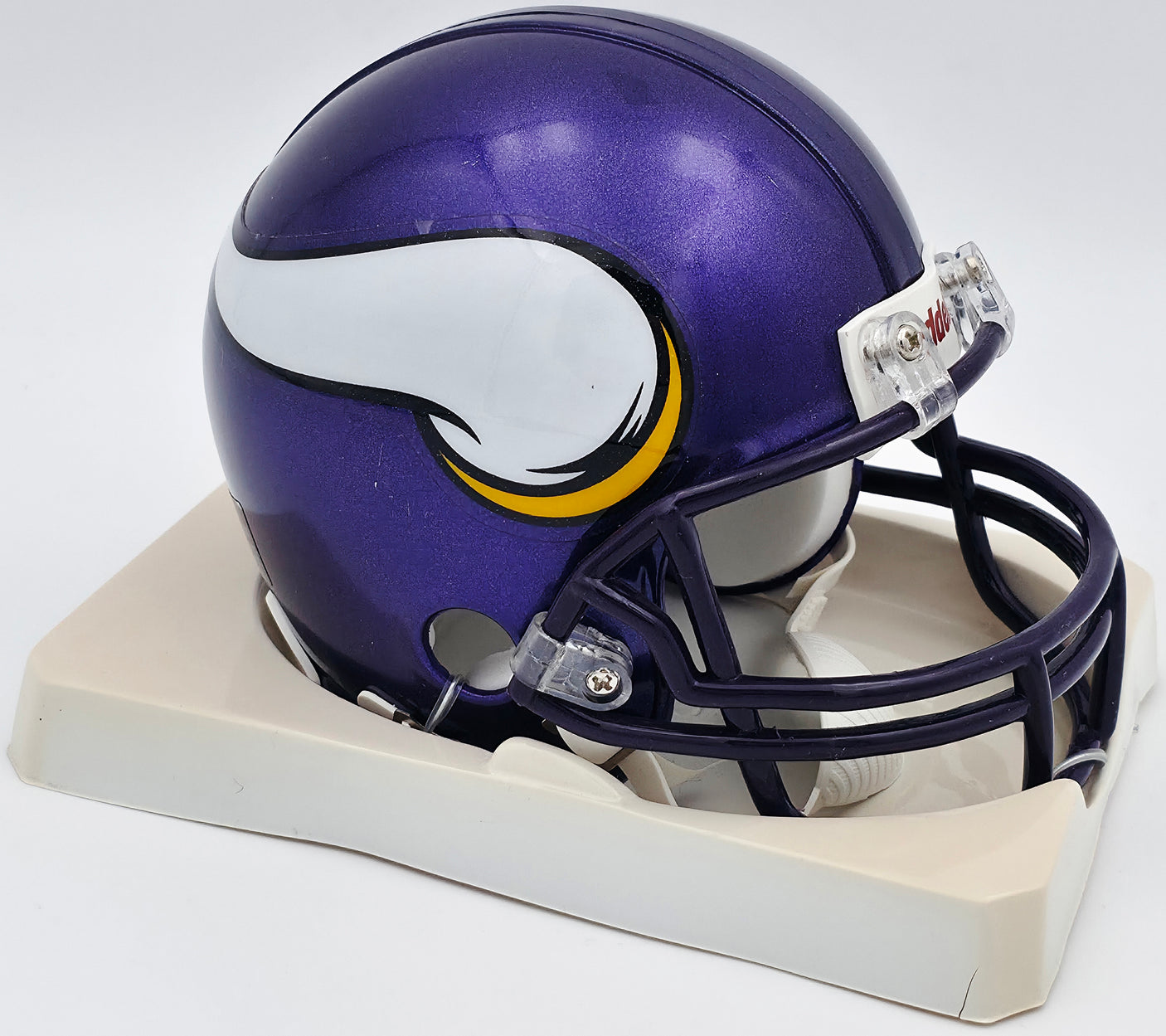 Steve Hutchinson Autographed Minnesota Vikings Purple Mini Helmet Beckett BAS QR #BS30342
