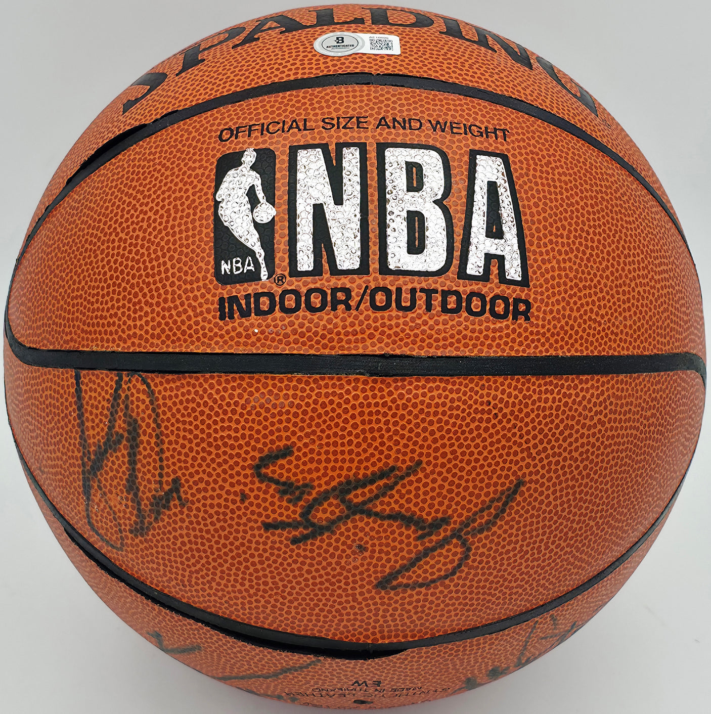 1992-93 Michigan Wolverines Team Autographed Spalding Leather Basketball With 11 Signatures Including Jalen Rose Beckett BAS #AE16699