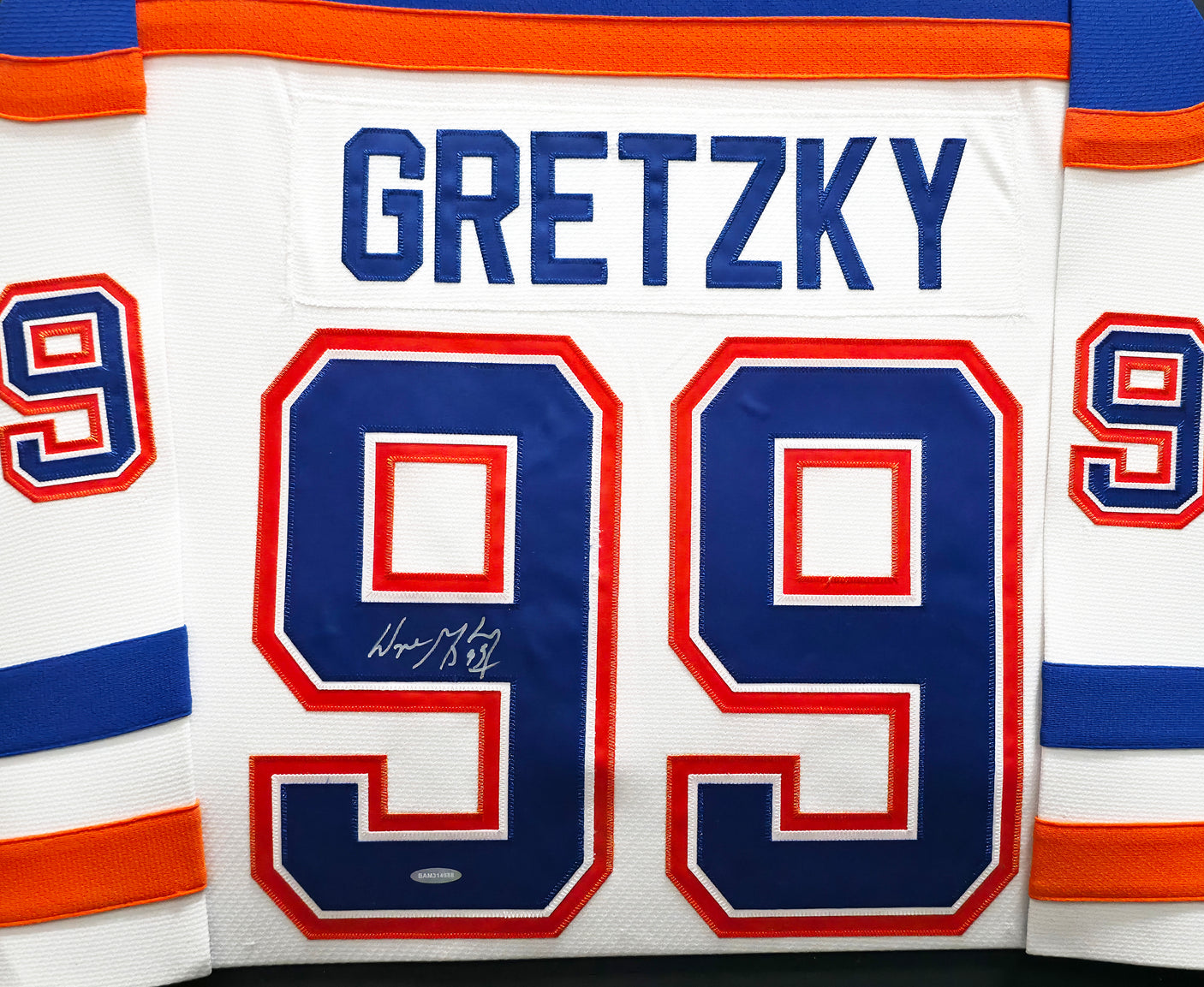 Edmonton Oilers Wayne Gretzky Autographed Framed White Authentic Mitchell & Ness 1986 Vintage Throwback Jersey UDA Holo Stock #249484