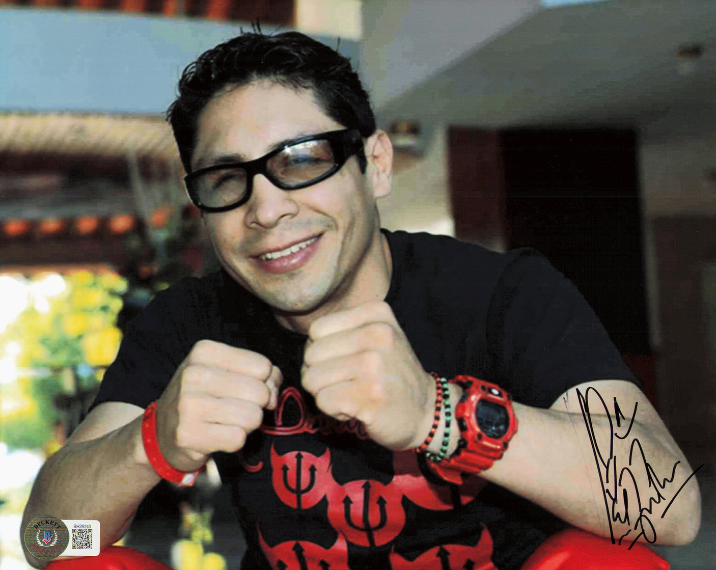 Israel Vazquez Autographed 8x10 Photo Beckett BAS QR #BH29243