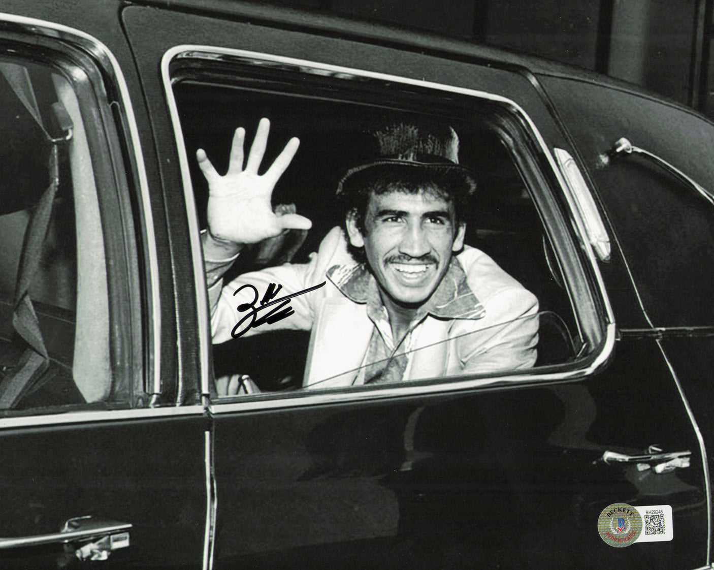 Carlos Zarate Autographed 8x10 Photo Beckett BAS QR #BH29248