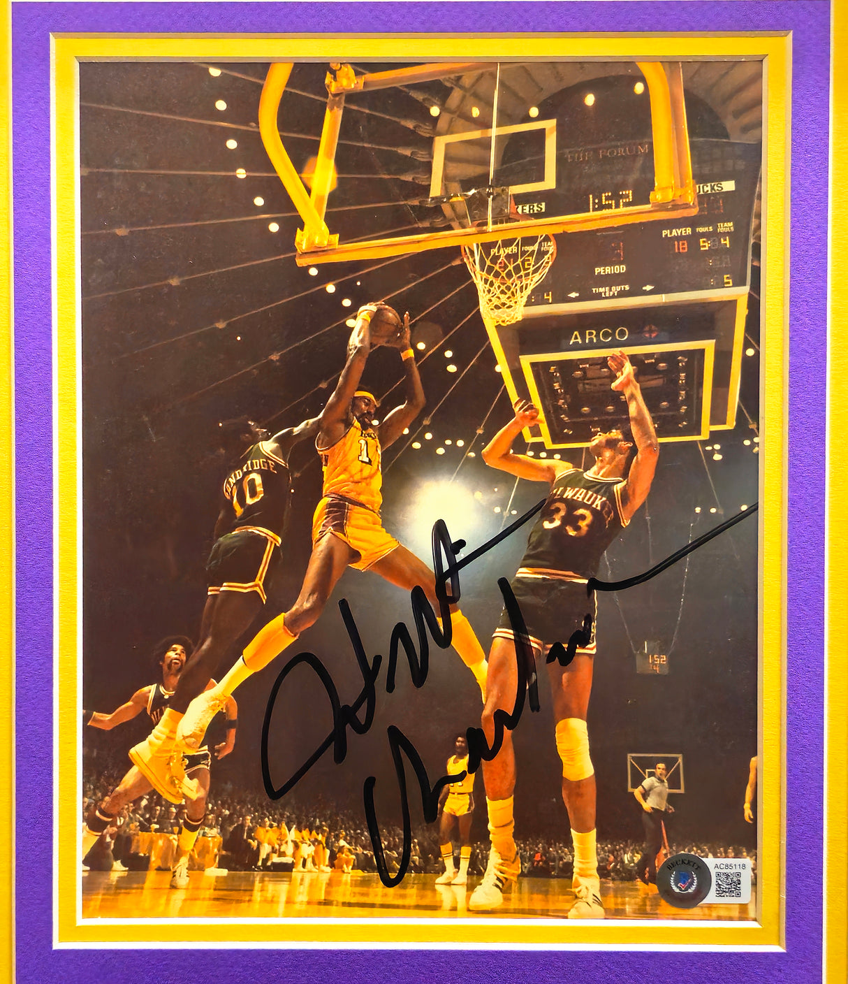 Wilt Chamberlain Autographed Framed 8x10 Photo Los Angeles Lakers Beckett BAS #AC85118