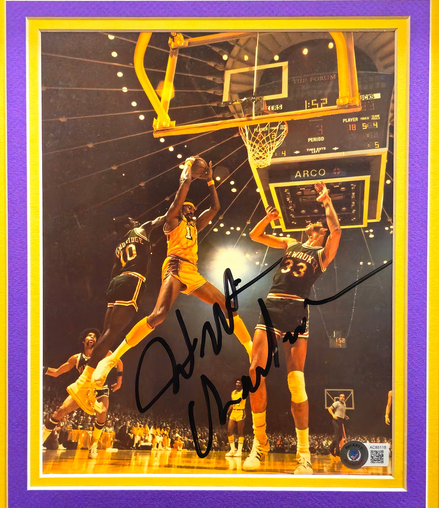 Wilt Chamberlain Autographed Framed 8x10 Photo Los Angeles Lakers Beckett BAS #AC85118