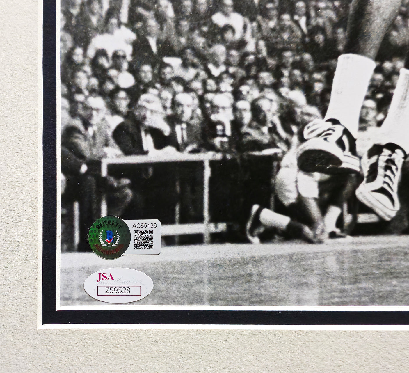 Wilt Chamberlain & Bill Russell Autographed Framed 16x20 Photo Beckett BAS #AC85138