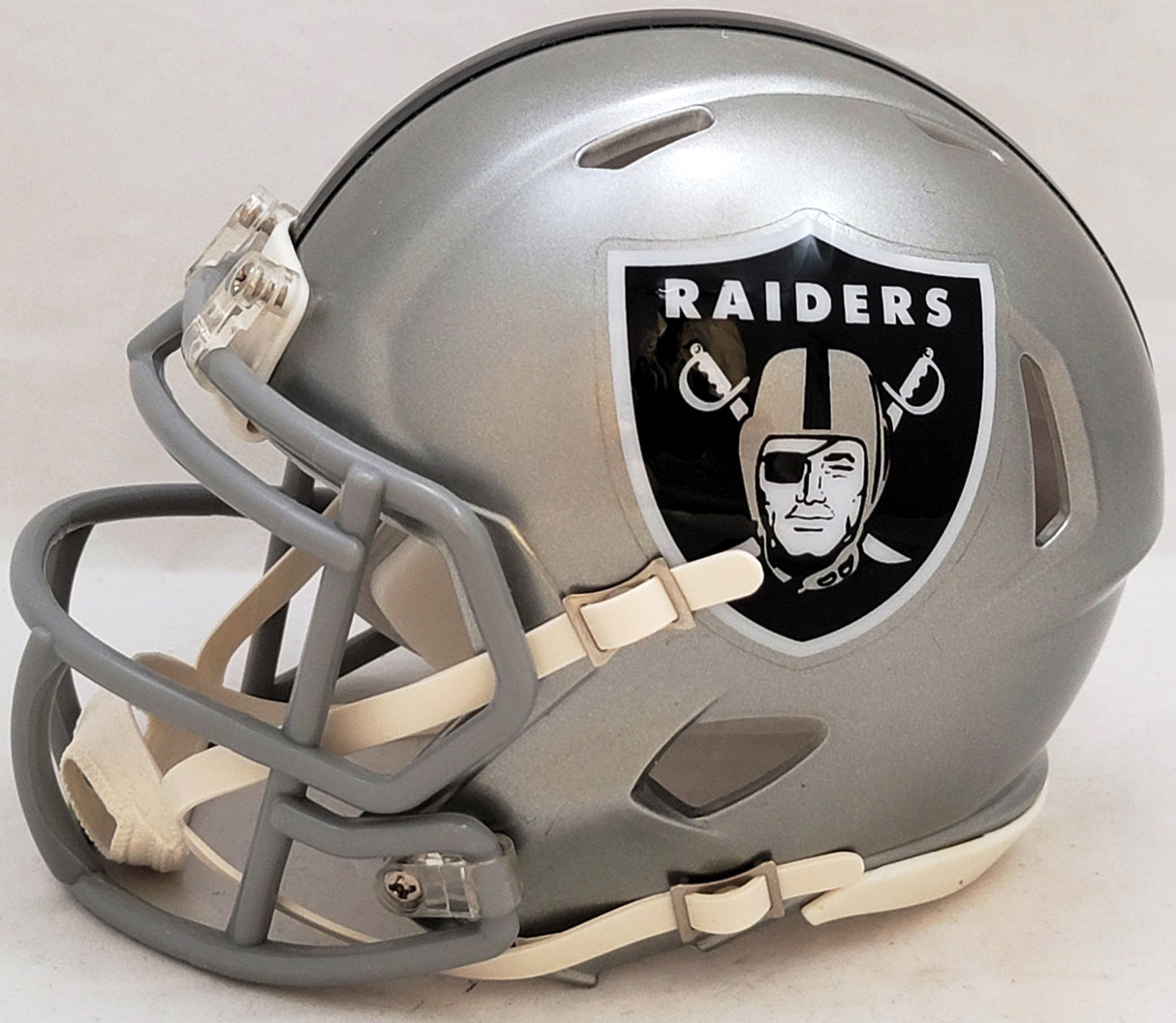 Fred Biletnikoff Autographed Oakland Raiders Flash Gray Speed Mini Helmet Beckett BAS Witness Stock #208233