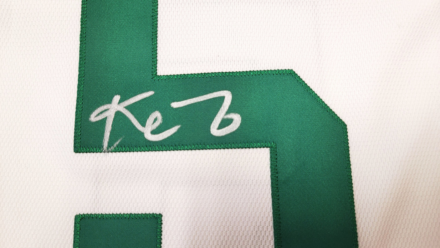 Boston Celtics Kevin Garnett Autographed White Mitchell & Ness 2007-08 Hardwood Classics NBA Finals Patch Jersey Size M Beckett BAS Witness #WV46232