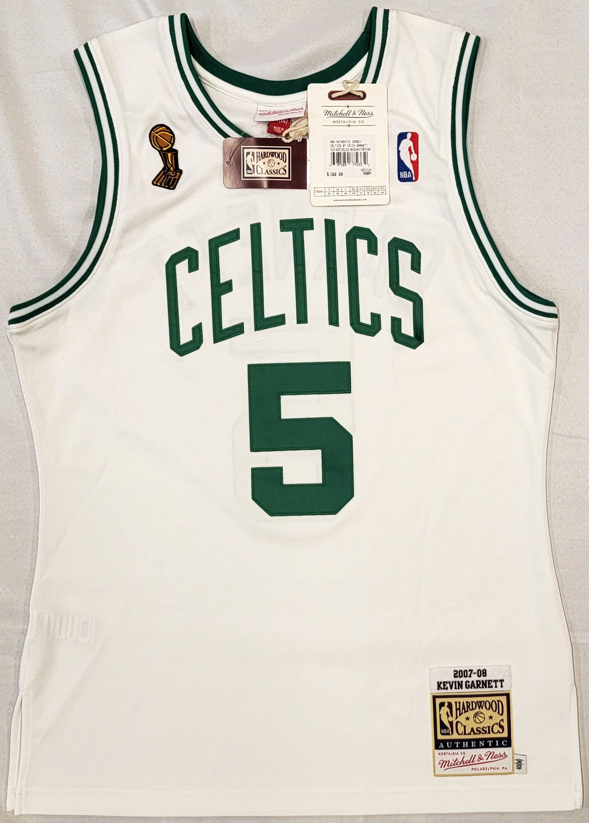 Boston Celtics Kevin Garnett Autographed White Mitchell & Ness 2007-08 Hardwood Classics NBA Finals Patch Jersey Size M Beckett BAS Witness #WV46232