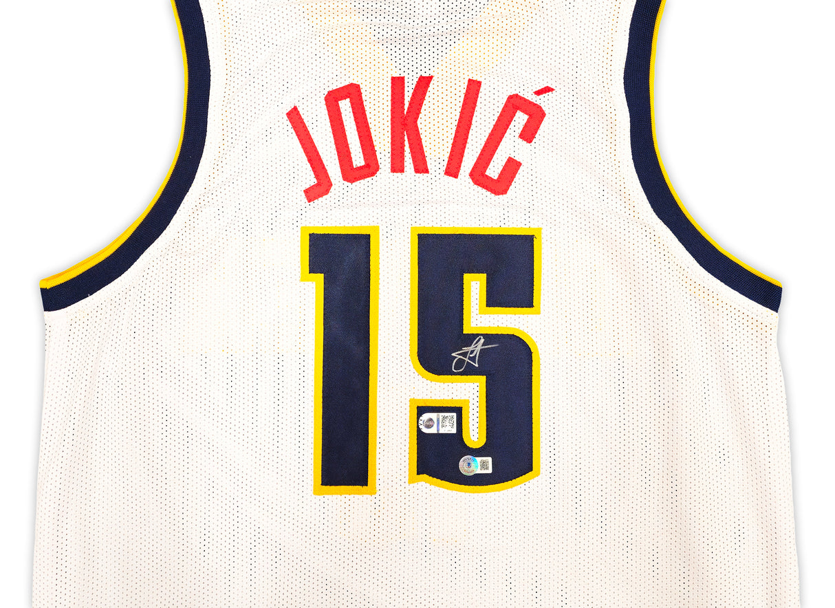 Denver Nuggets Nikola Jokic Autographed White Jersey Beckett BAS Witness Stock #234049