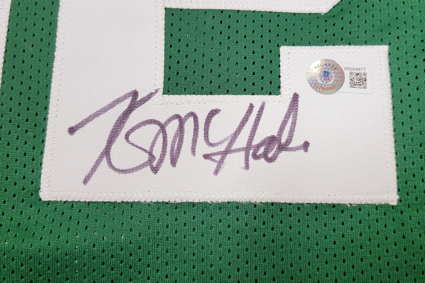 Boston Celtics Kevin McHale Autographed Green Jersey Beckett BAS Witness Stock #208710