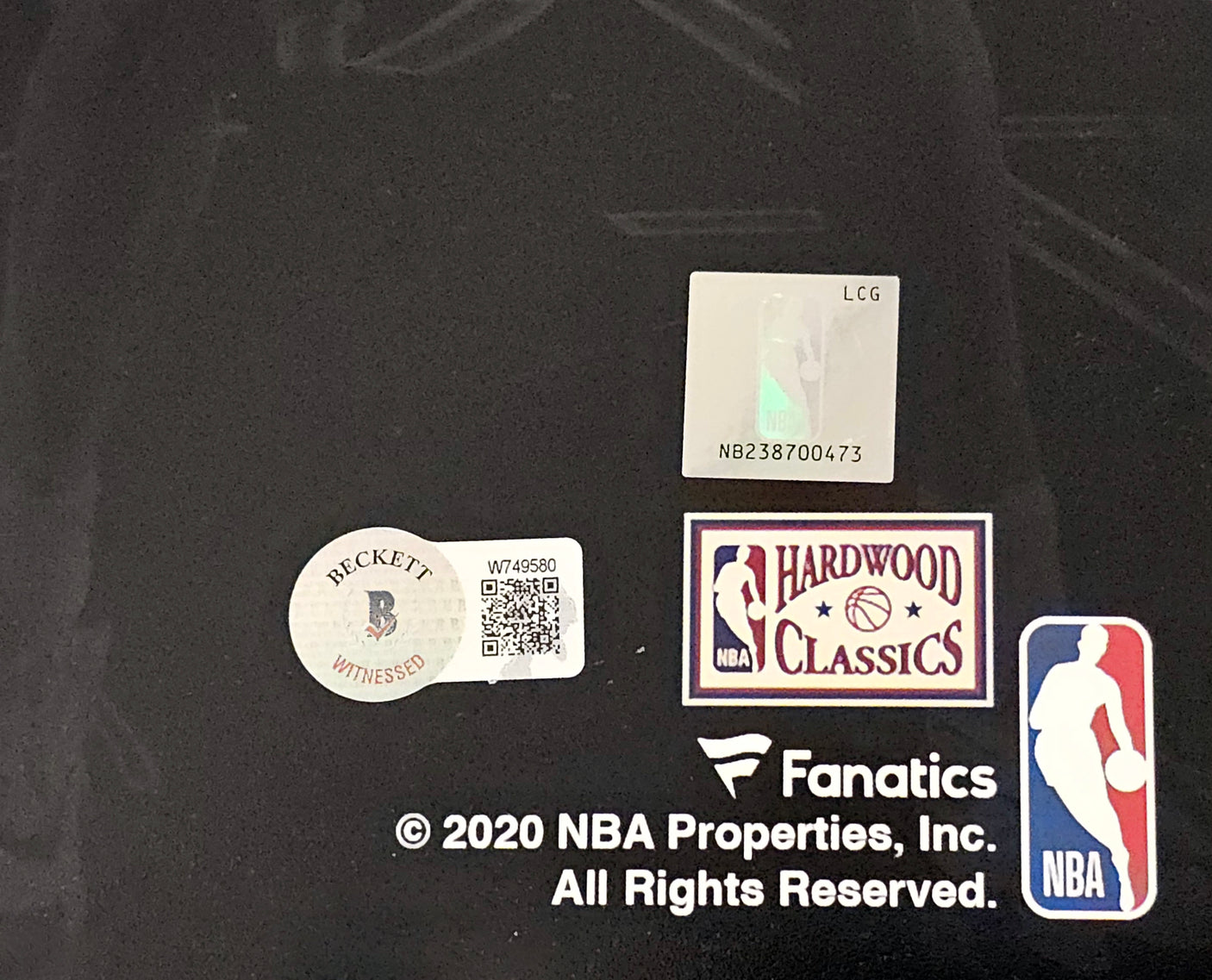 Allen Iverson Autographed 16x20 Photo Philadelphia 76ers Layup Beckett BAS Witness Stock #220475